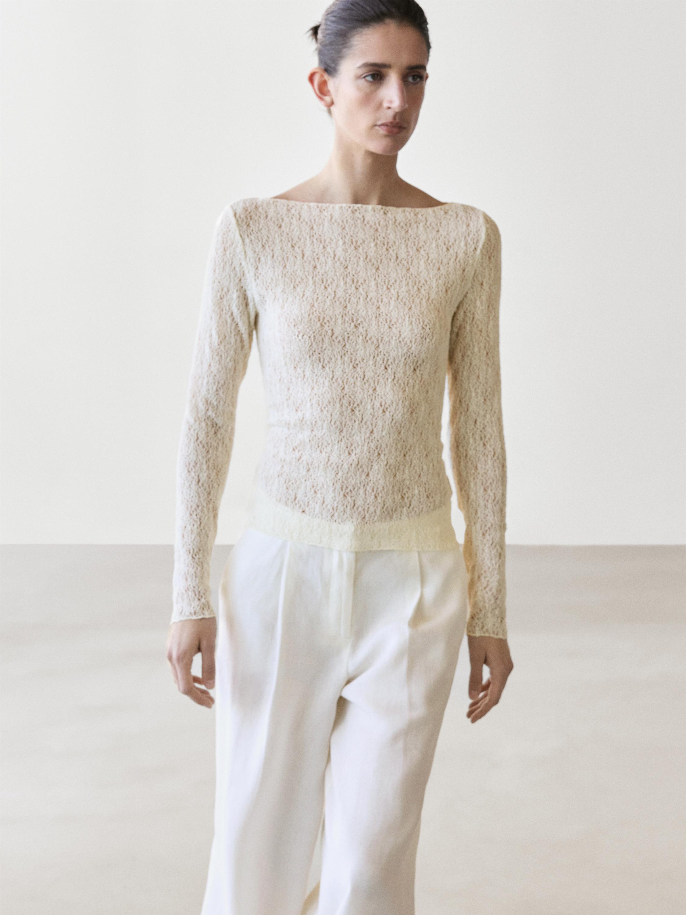 Boat neck T-shirt with lace detail · Cream · T-shirt | Massimo Dutti
