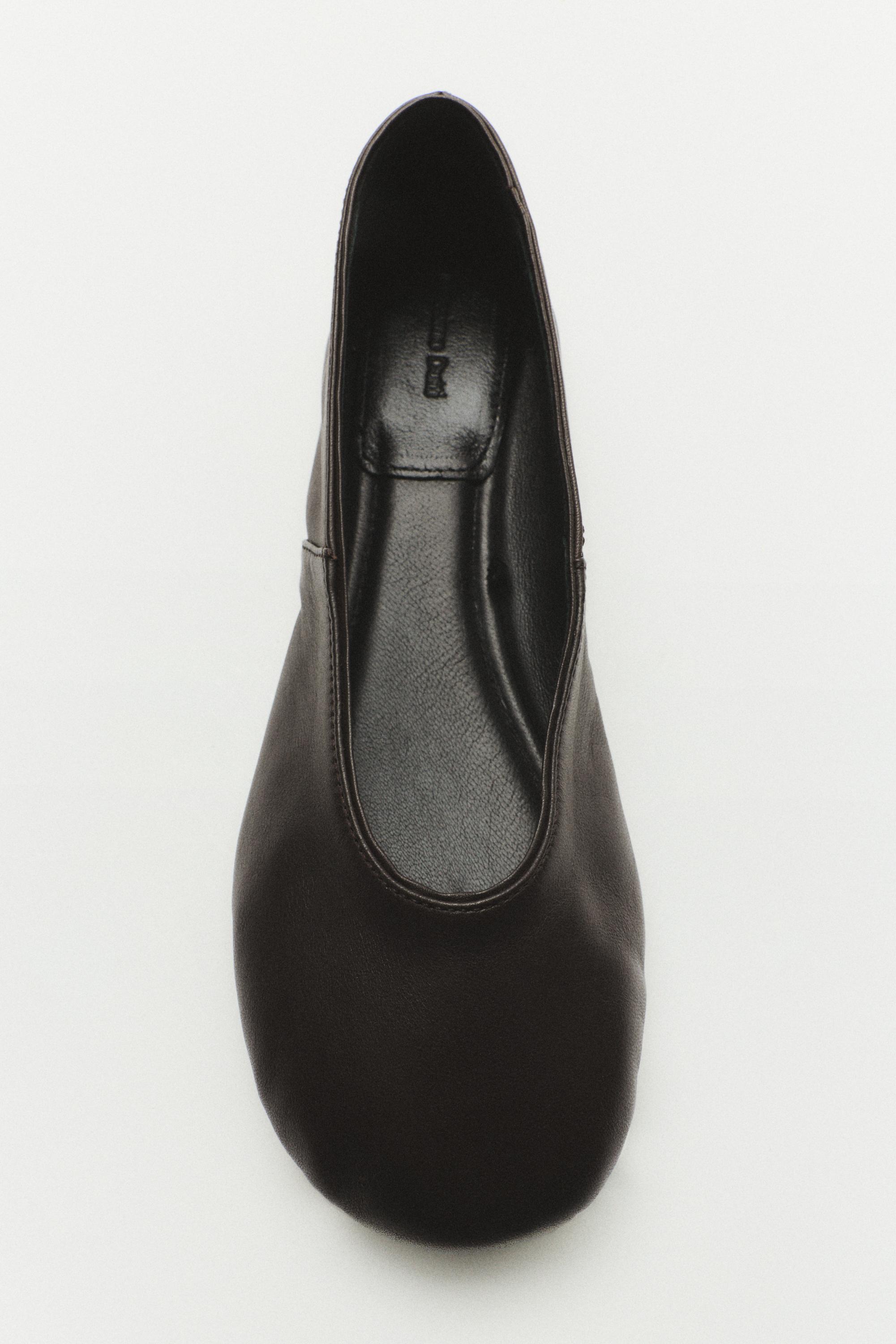 Soft leather ballet flat — BROWN
