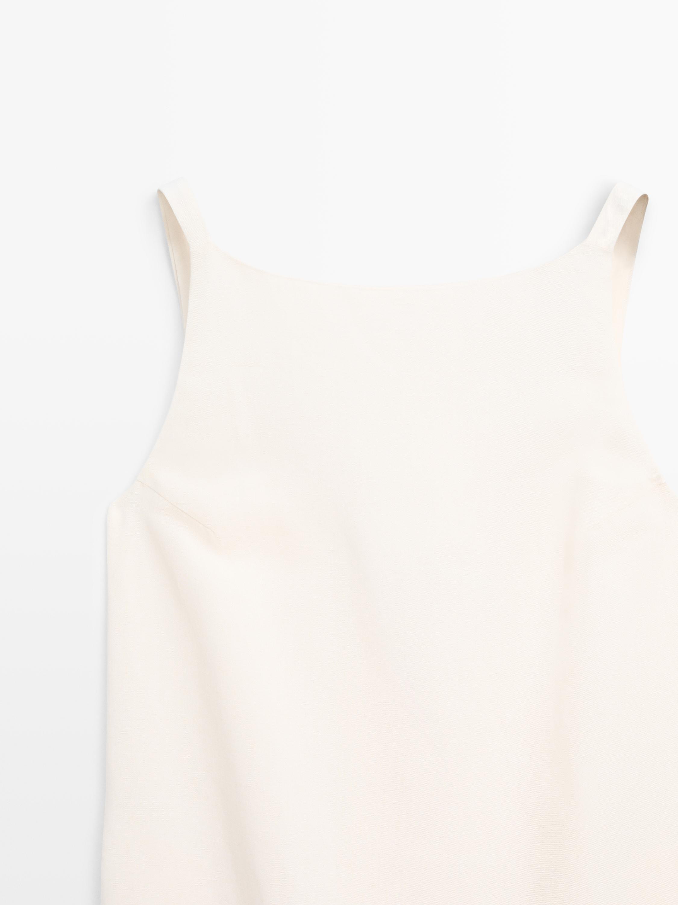 Vestido corto cuello halter