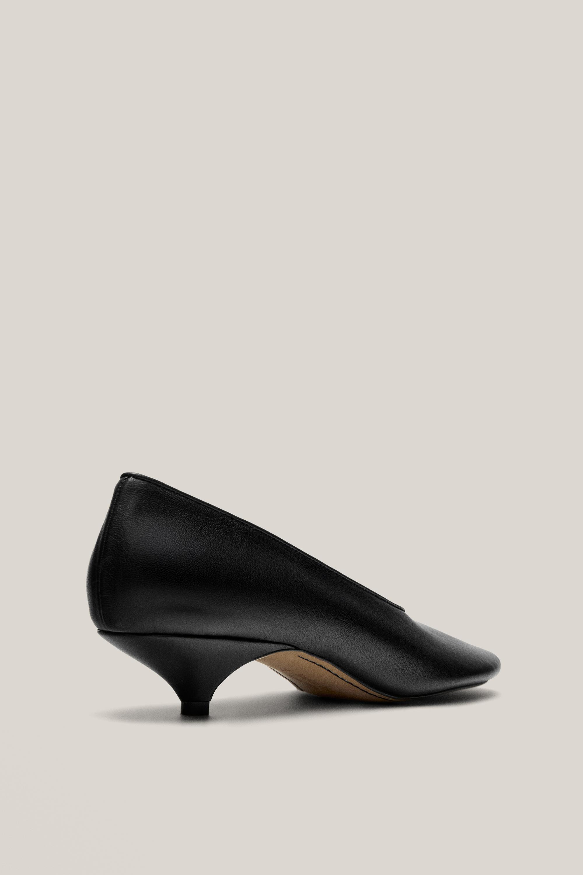 Soft heel shoe - Limited edition — BLACK (alternate view)