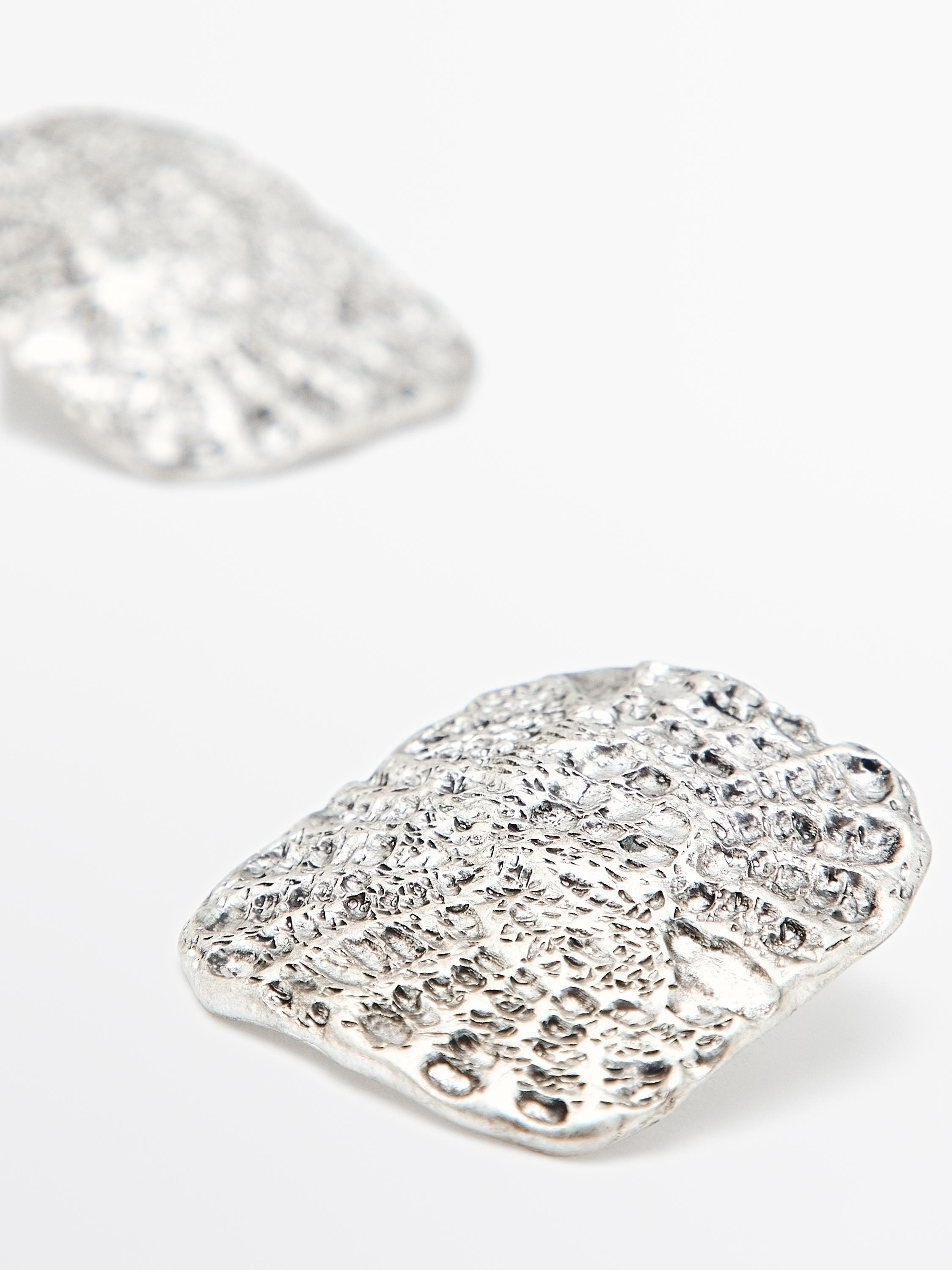 ★ Massimo Dutti★ textured medallion earrings 04605606808 04605606808-o4.jpg?ts=