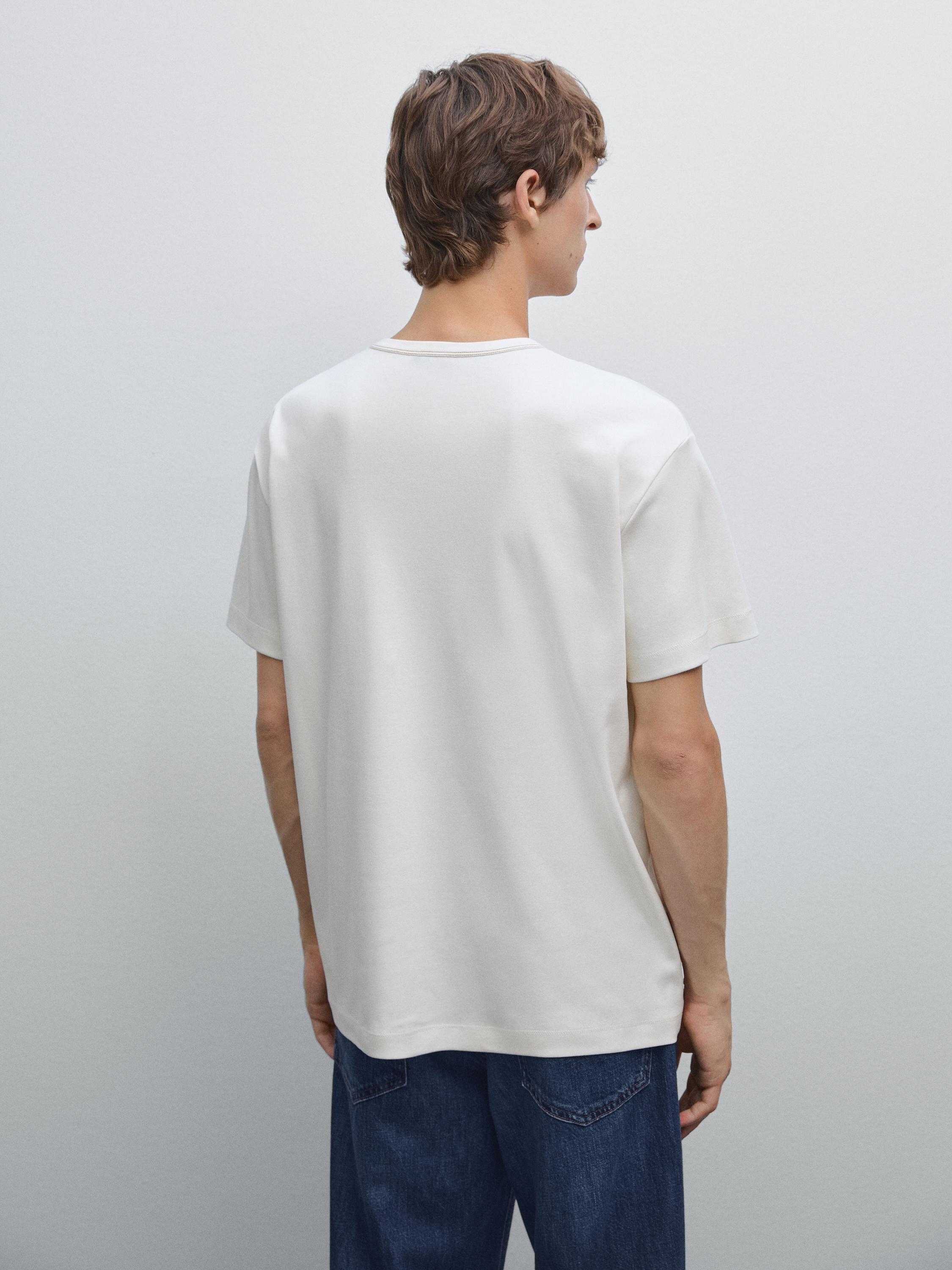 Short-sleeve T-shirt with contrast topstitching