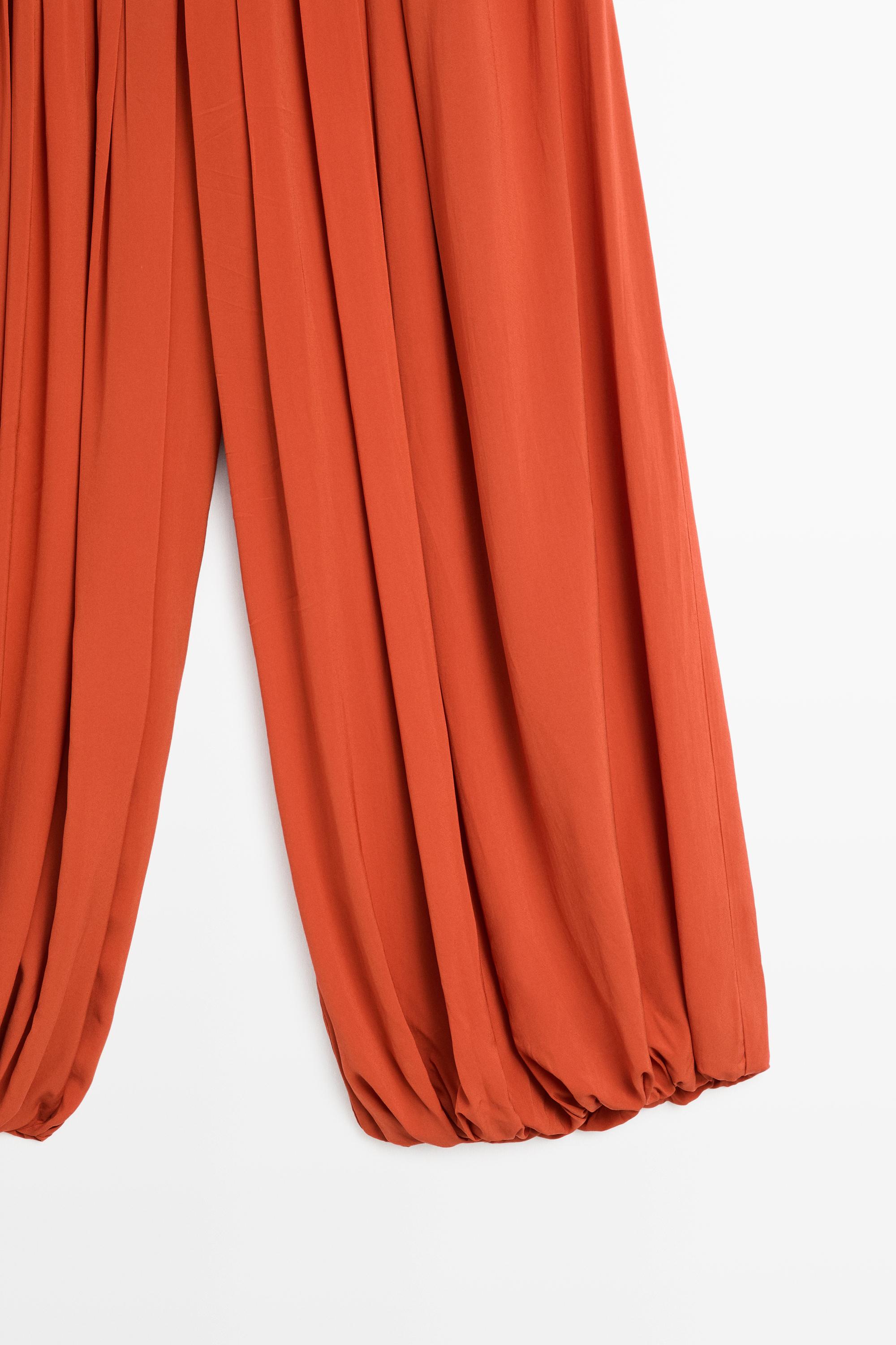 Pleated sarouel trousers total look — TERRA-COTTA