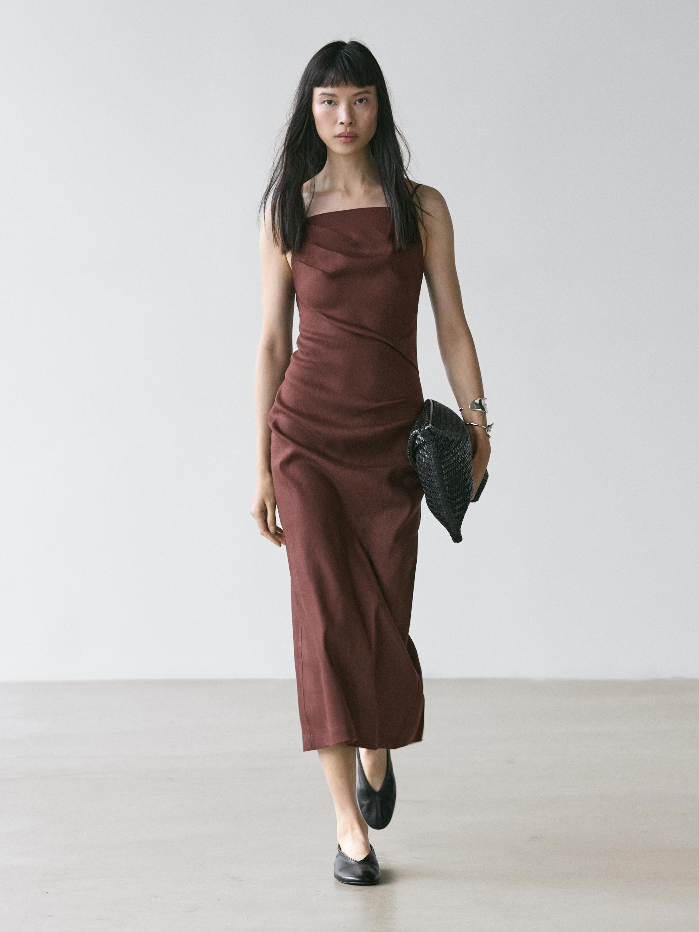 Vestido midi de alças com linho stretch