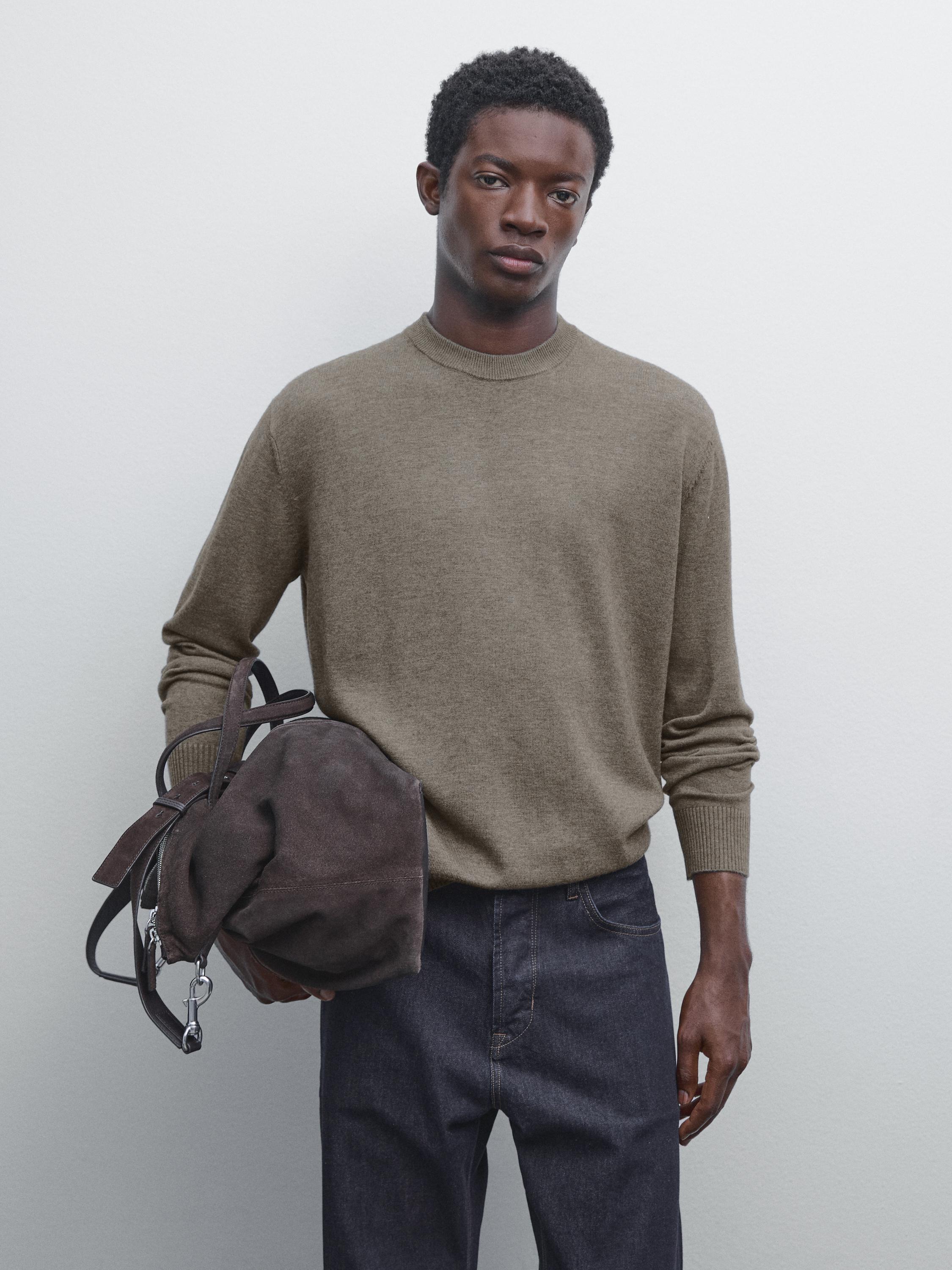 Πλεκτό πουλόβερ με στρογγυλή λαιμόκοψη