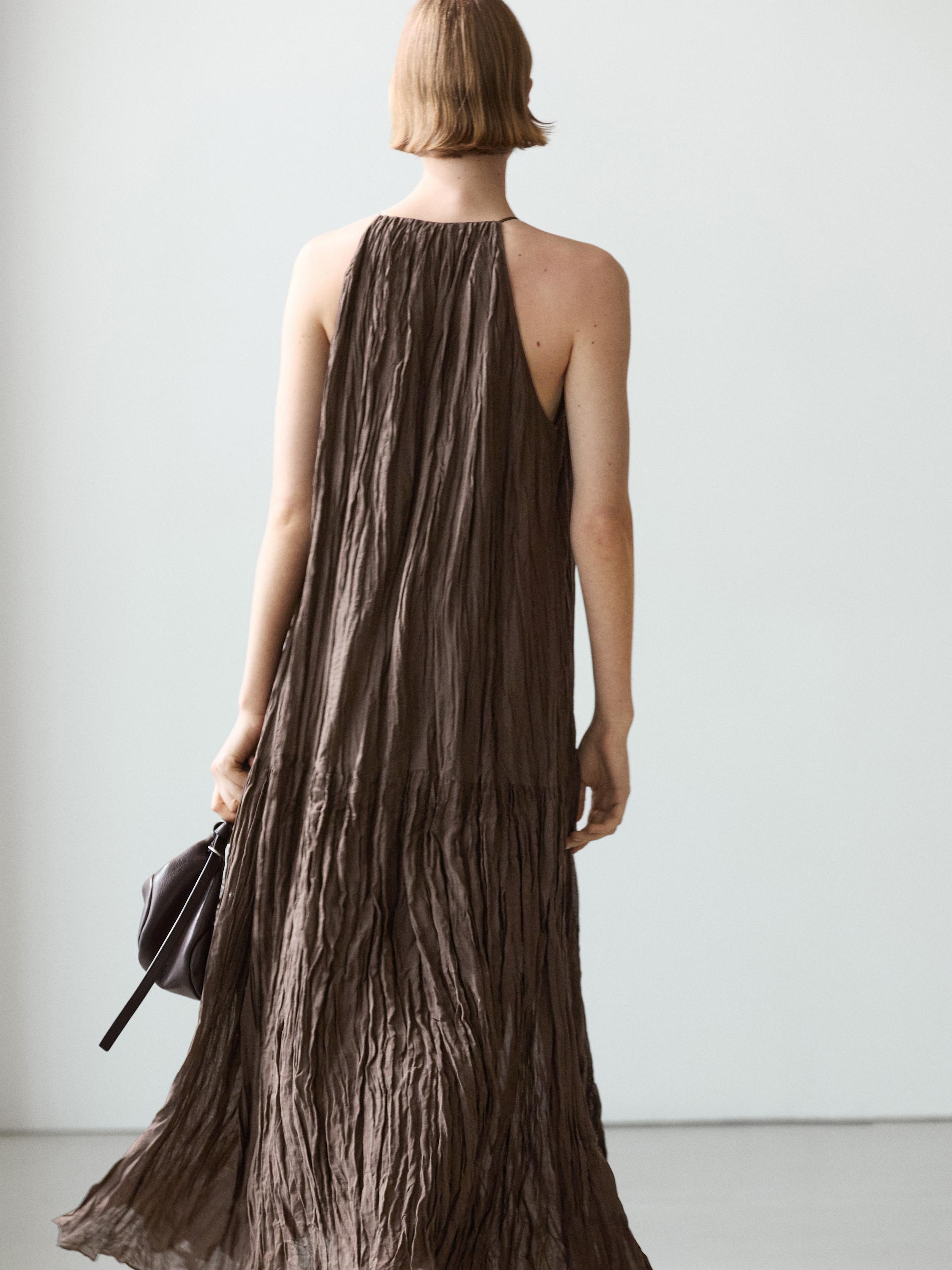 Flowing midi dress with button details — BROWN