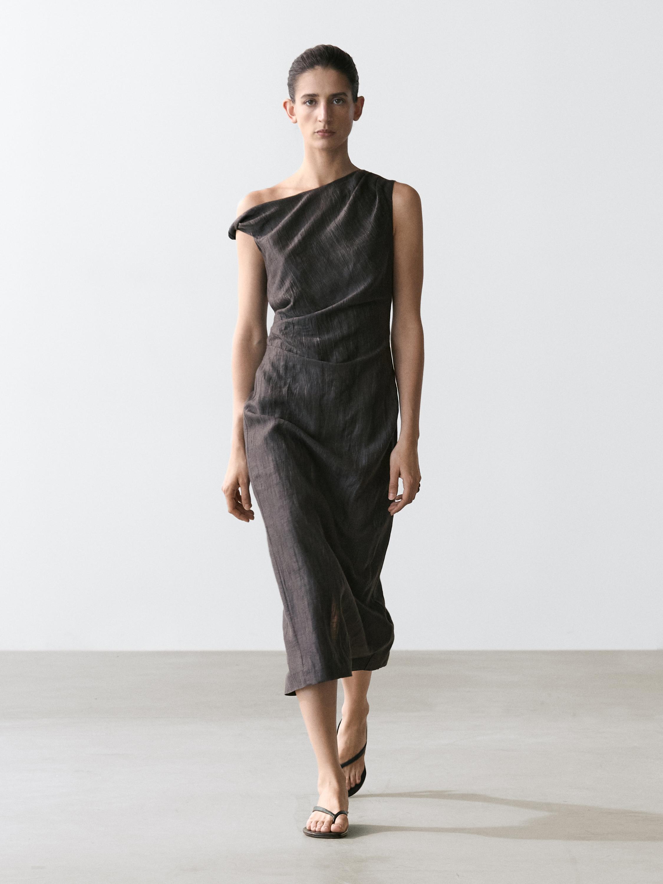 Robe midi à détail plissé à l'épaule