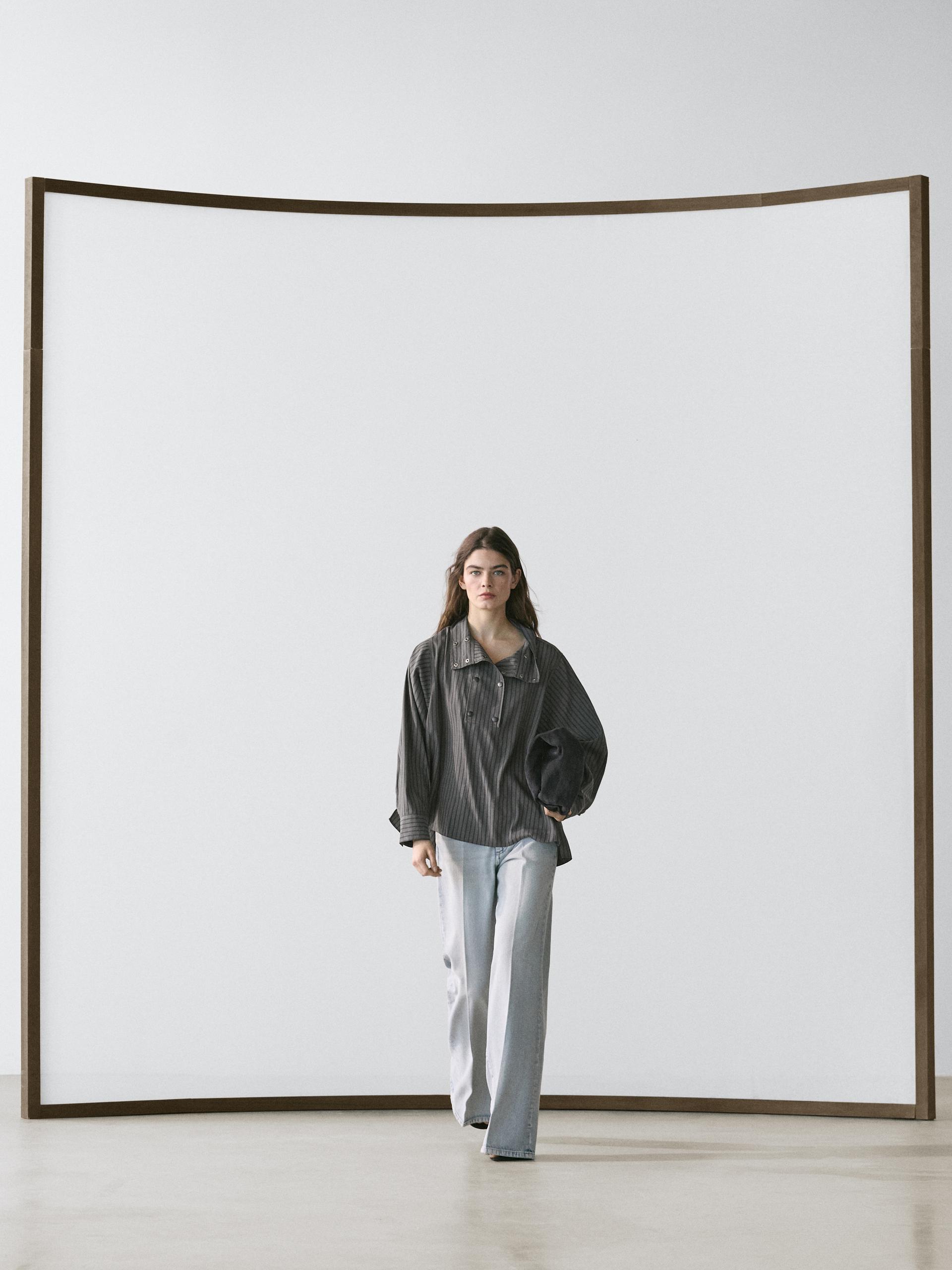 Camicia Morbida A Righe Con Dettaglio Sul Collo - Grigio - M - Massimo Dutti - Femminile