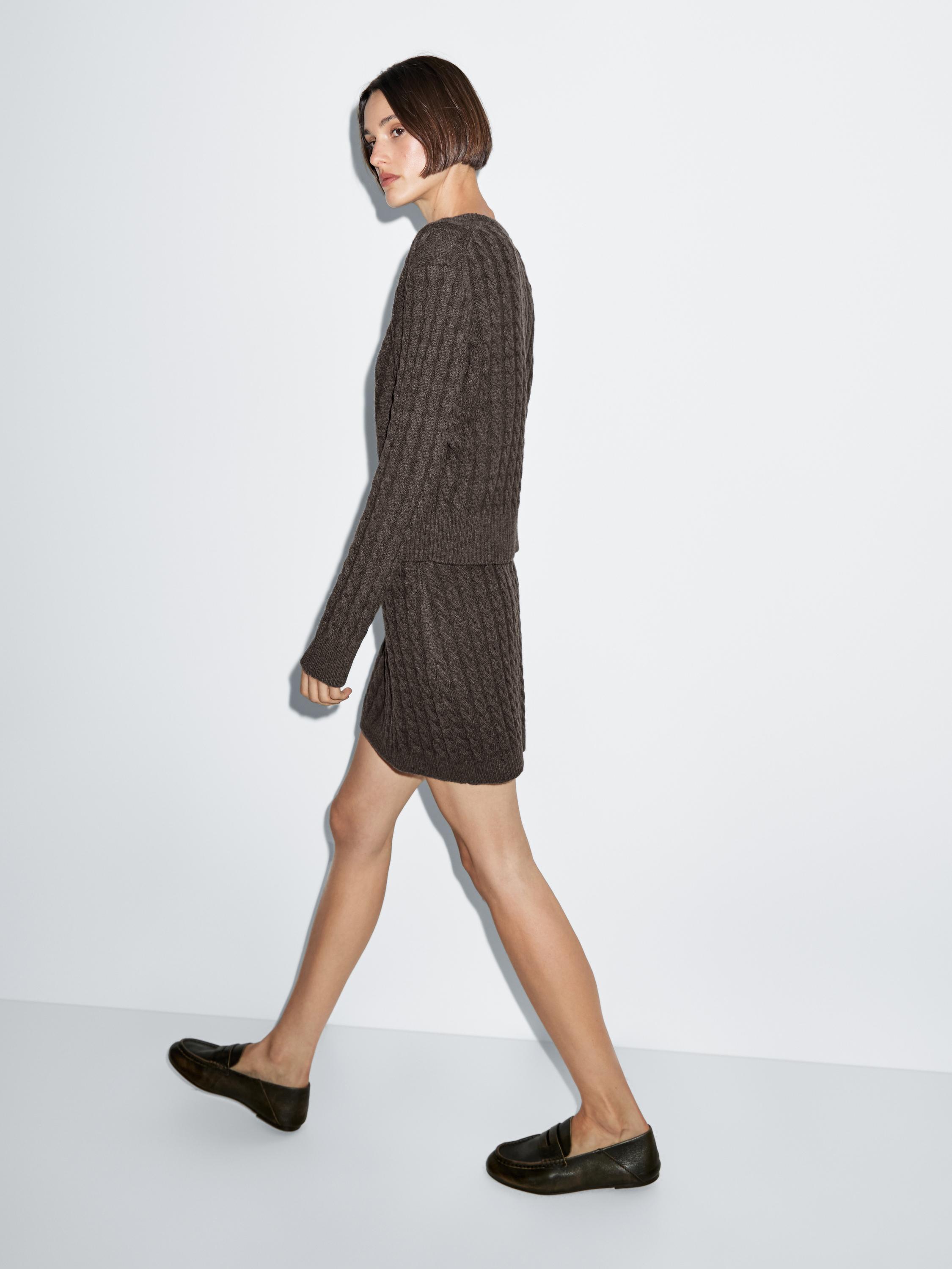 Knit skirt with cable-knit detailing
