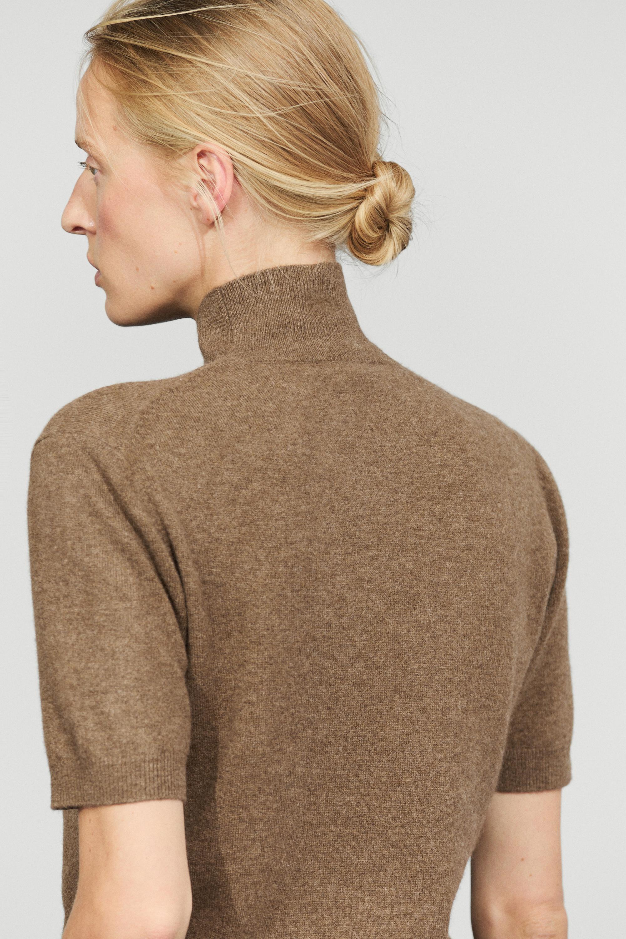 Wool-cashmere blend short sleeve knit sweater — BROWN MARL