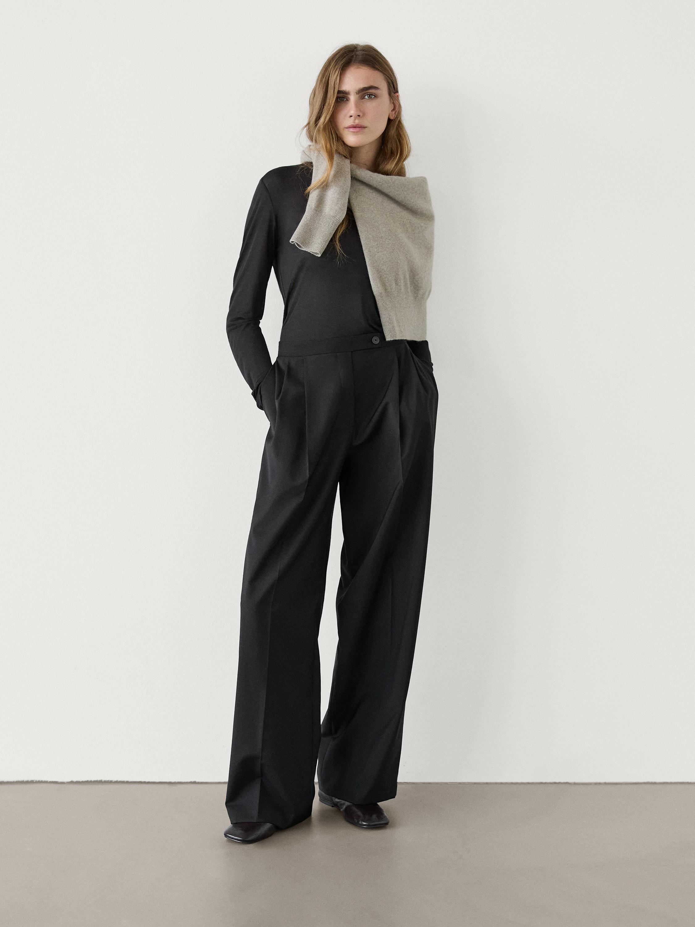 Straight-leg trousers with darts in cold wool