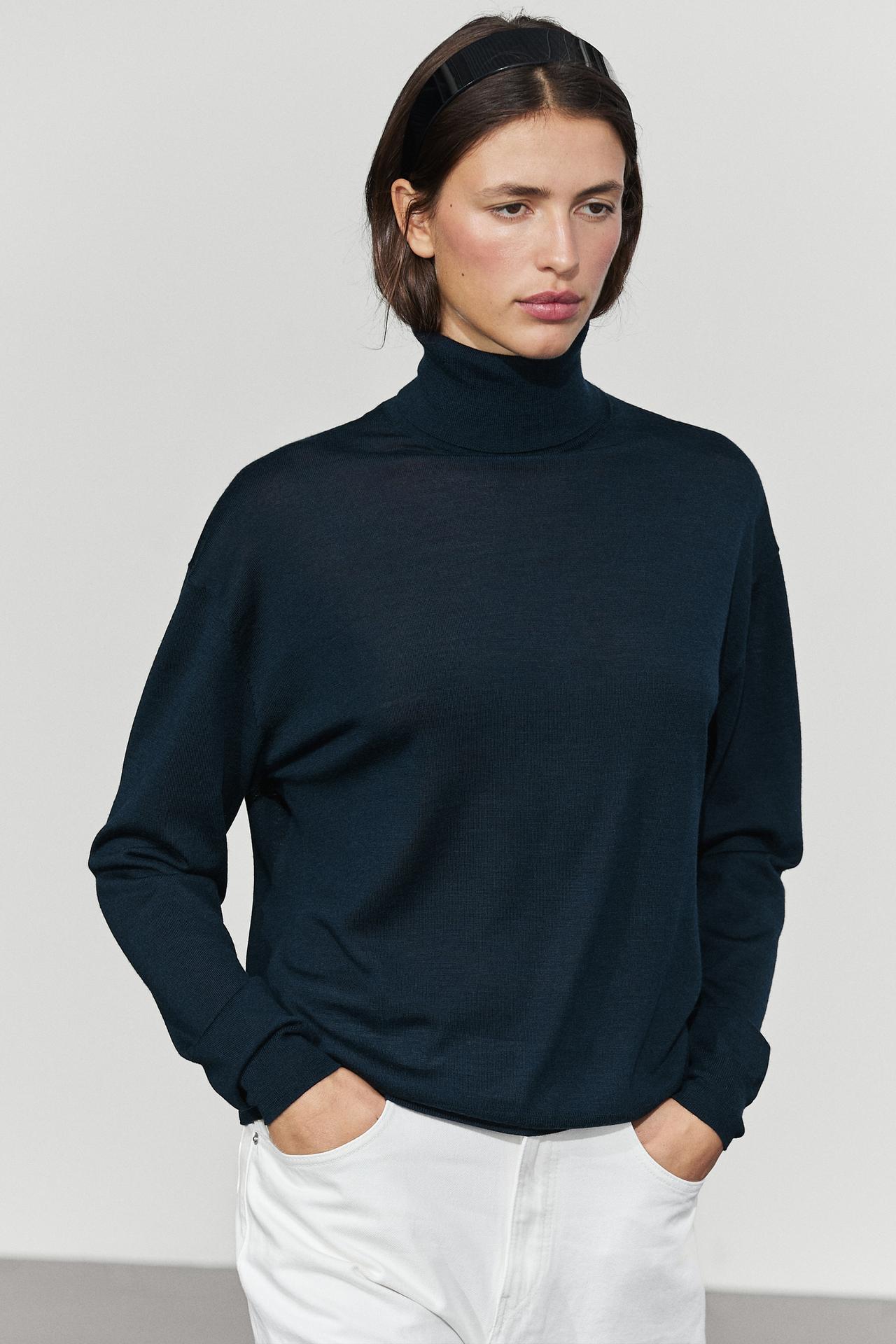 100% wool turtleneck knit sweater — BLUE