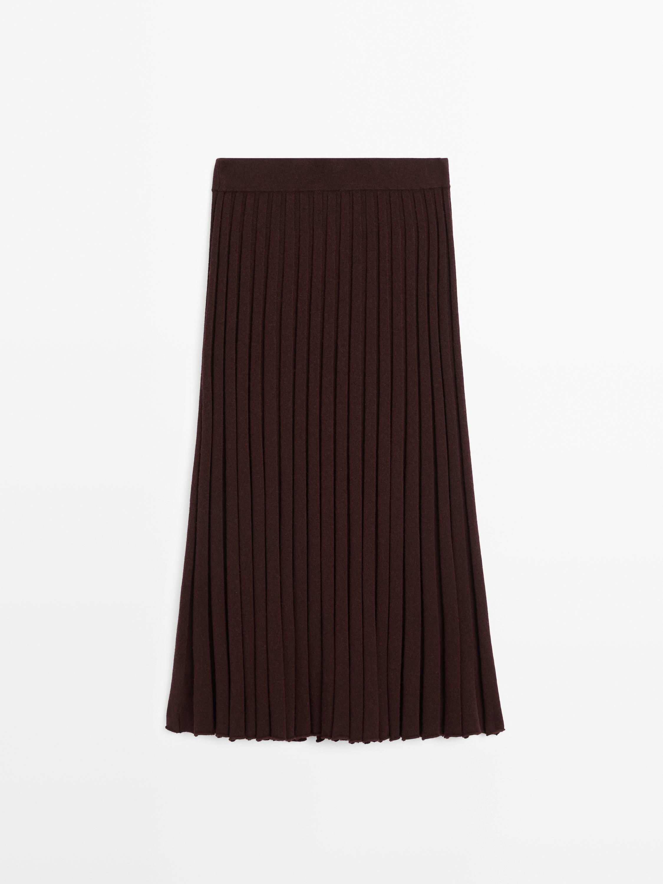 Pleated midi skirt with elastic waistband
