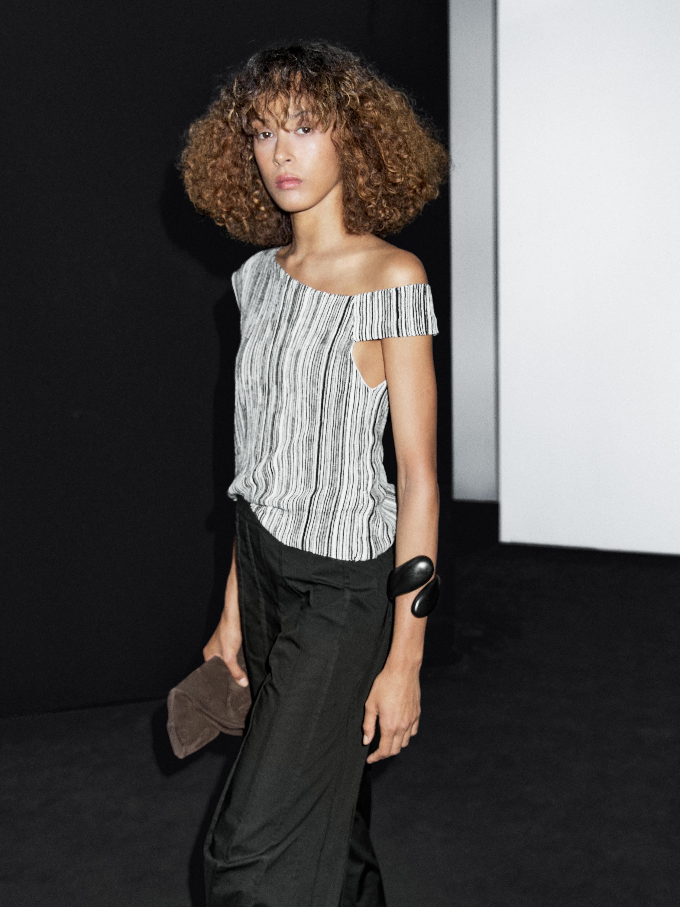 Wide-leg trousers with seam details