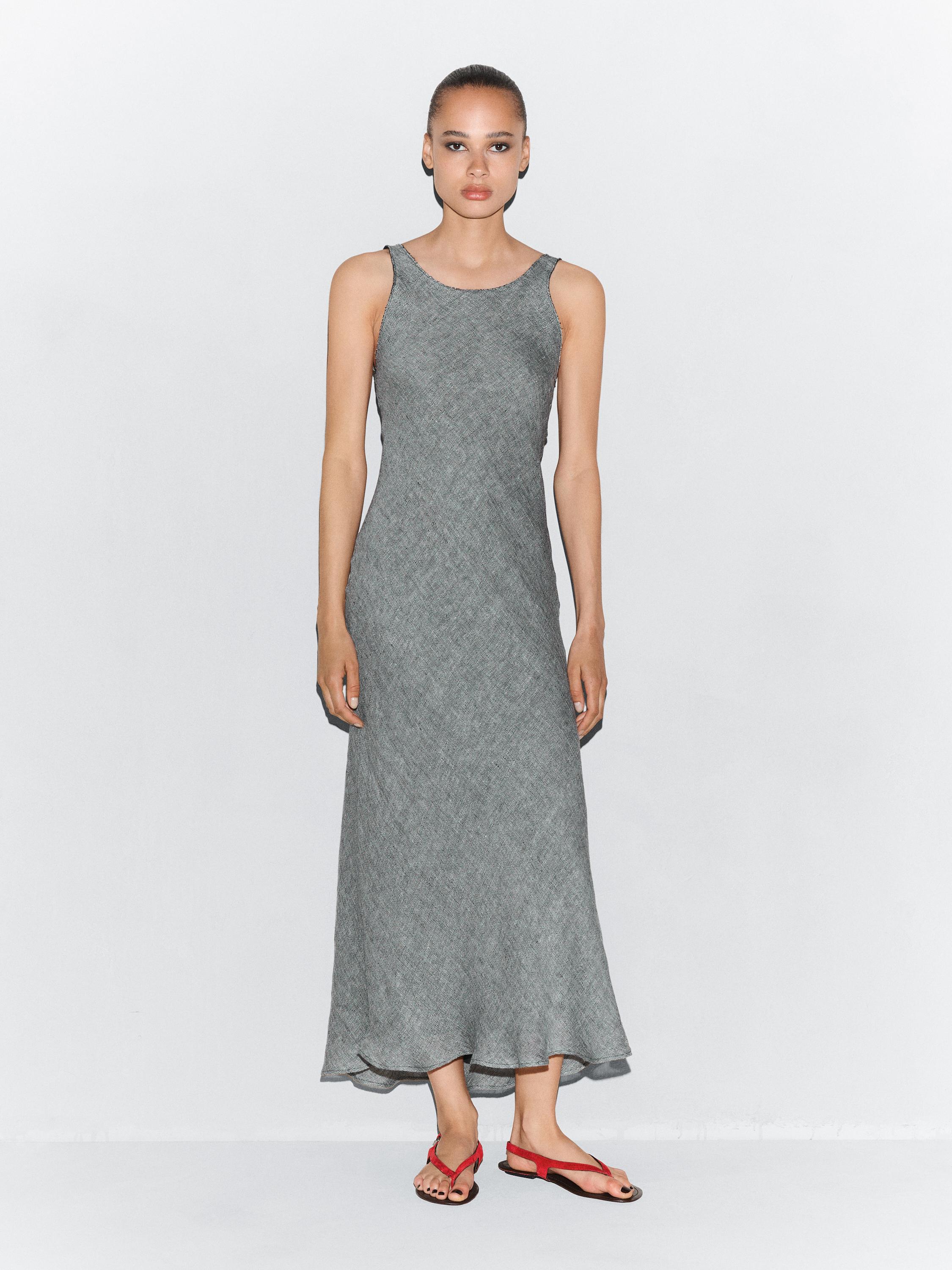 Linen fluid sleeveless dress
