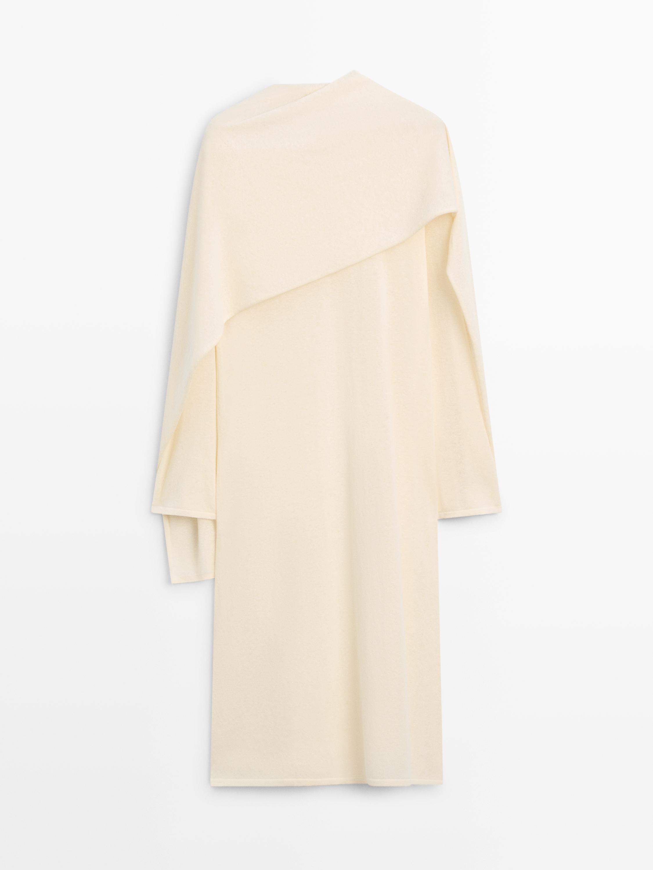 Total look flowing tunic dress