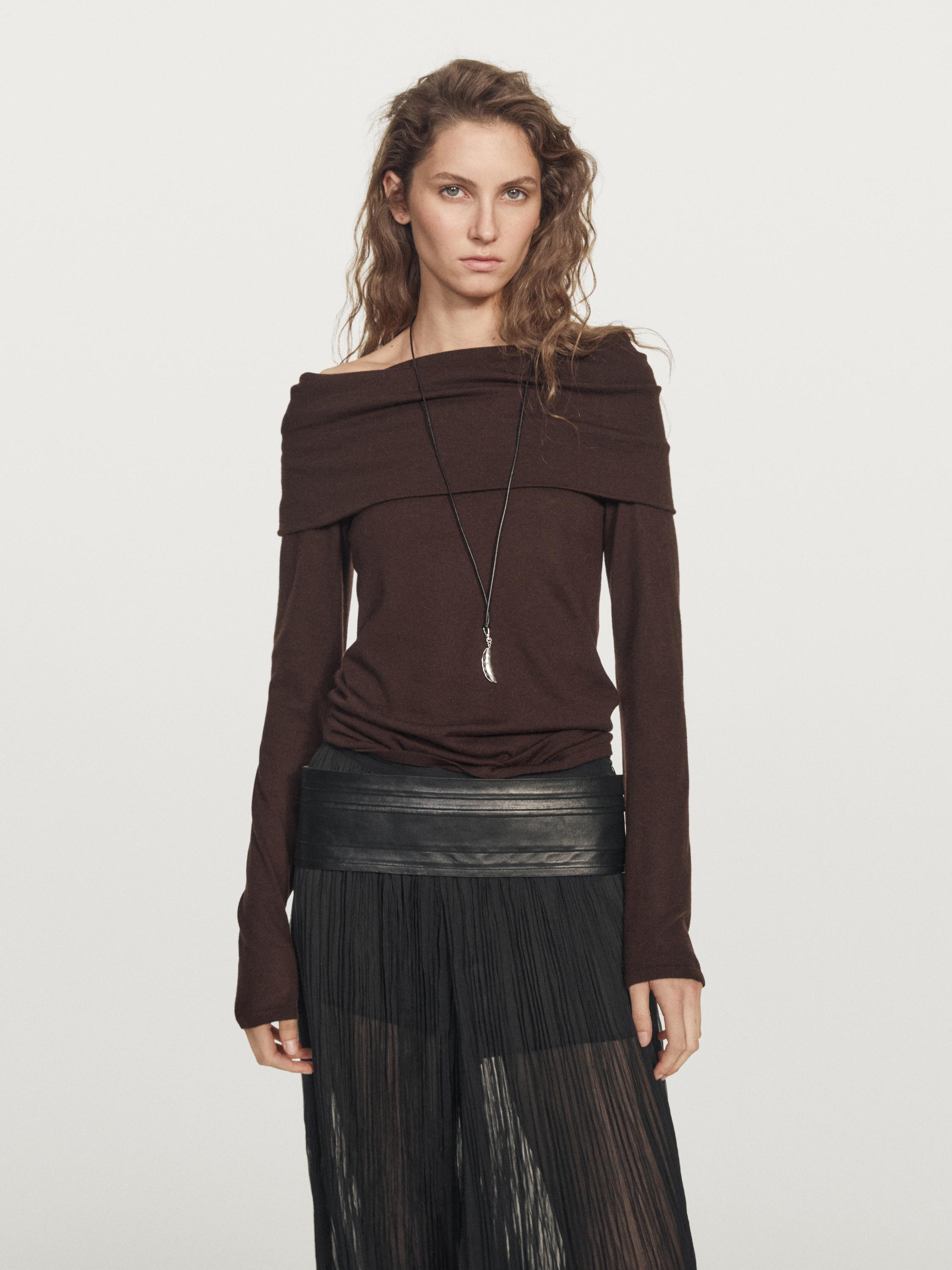 Maglia con spalle scoperte in misto lana
