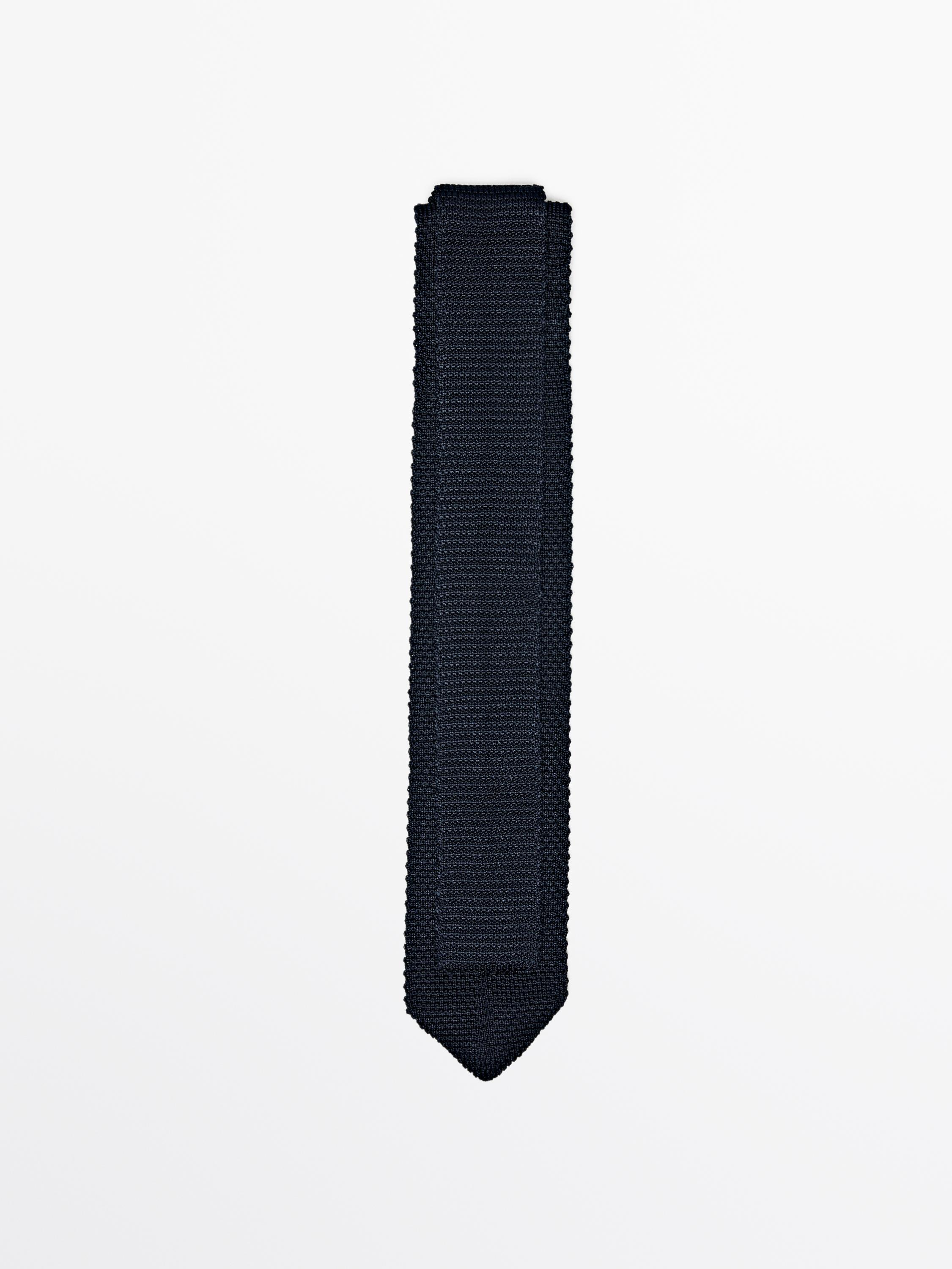 100% silk tie with knit detail