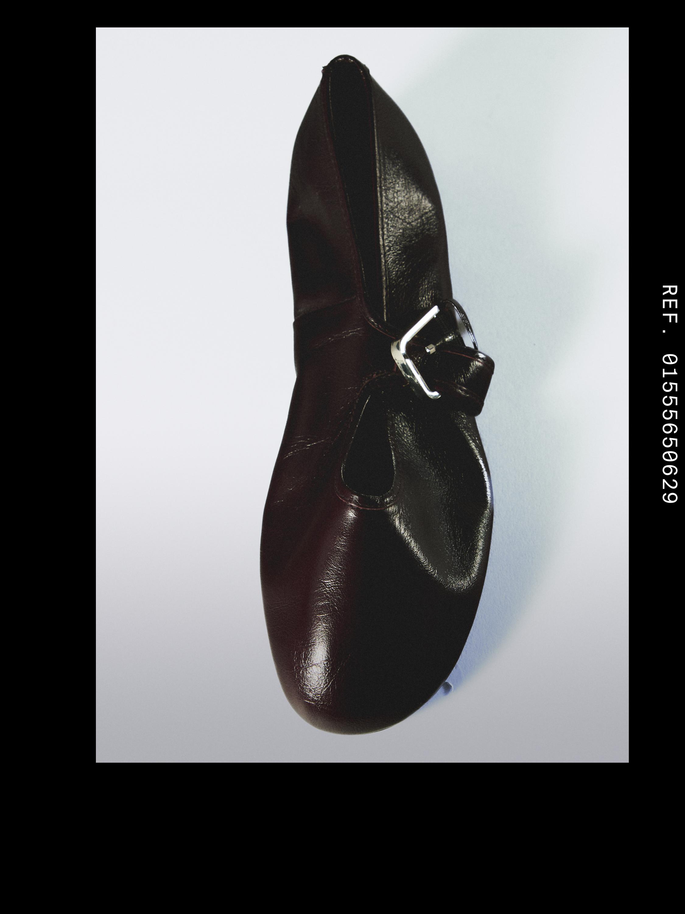 حذاء باليرينا من الجلد الناعم