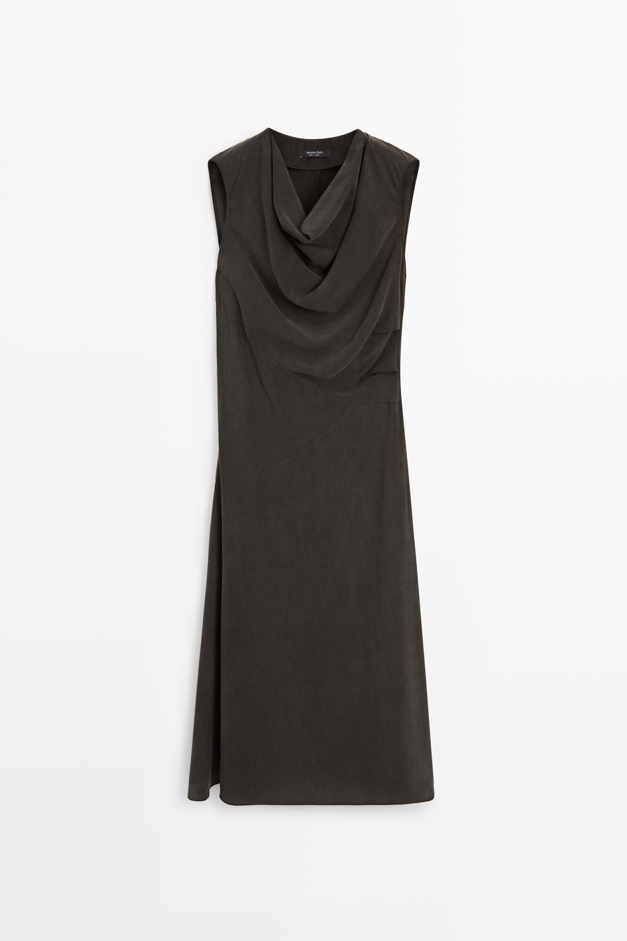 Vestido midi fluido detalle drapeado