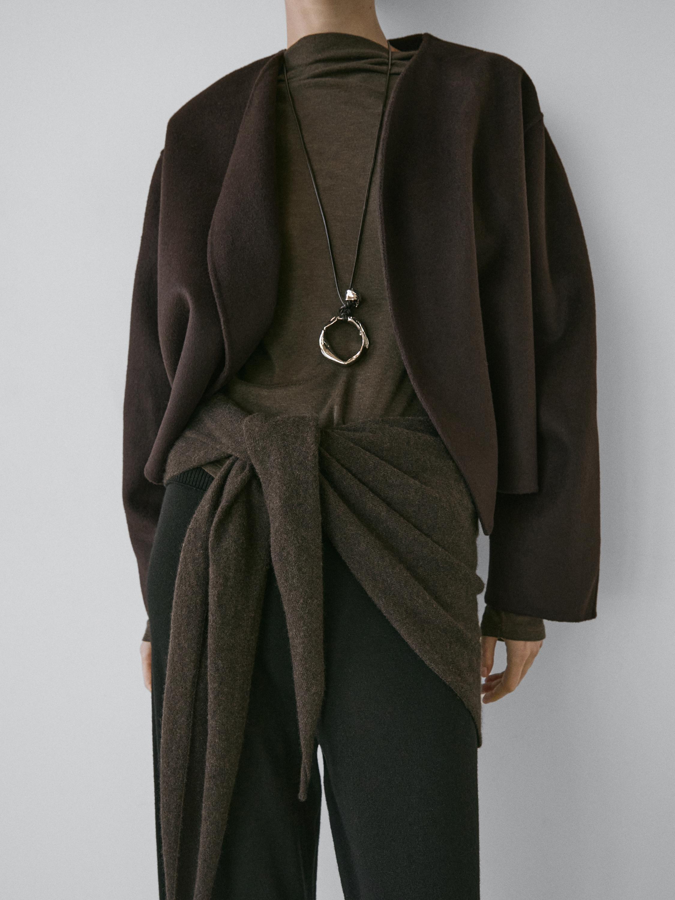 Short coat with rounded lapels