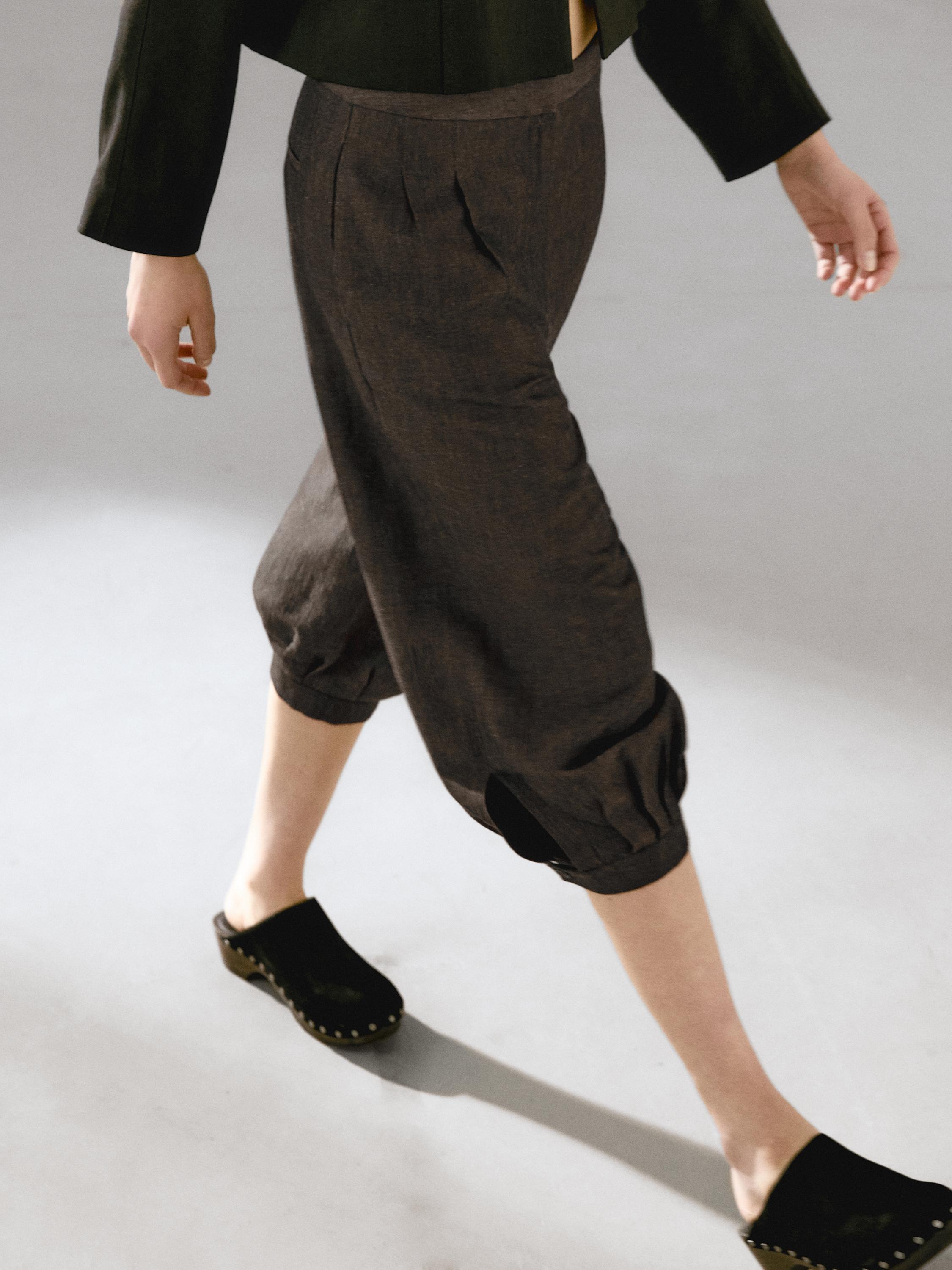 Linen blend balloon capris