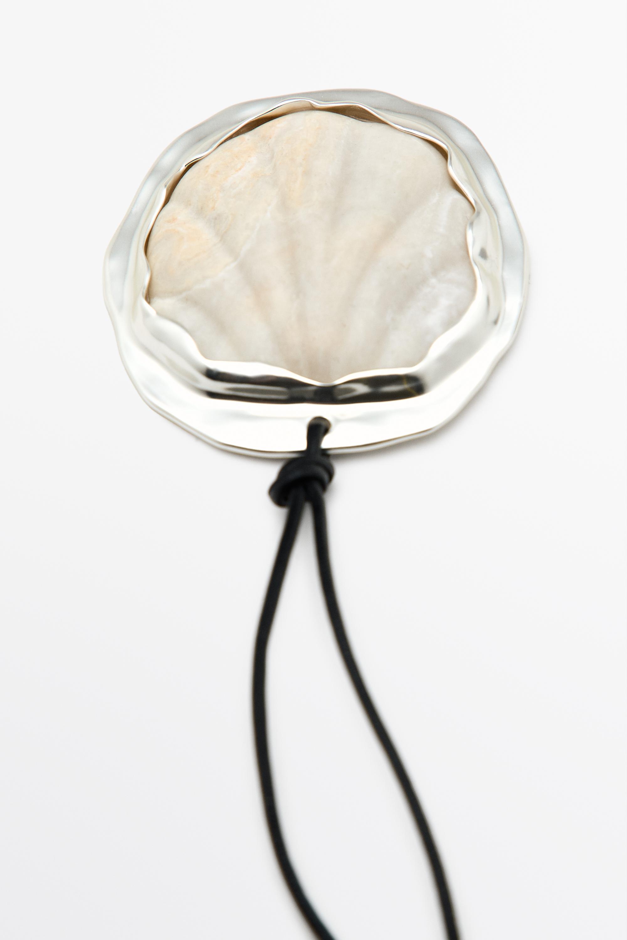 Shell and stone pendant necklace — SILVER