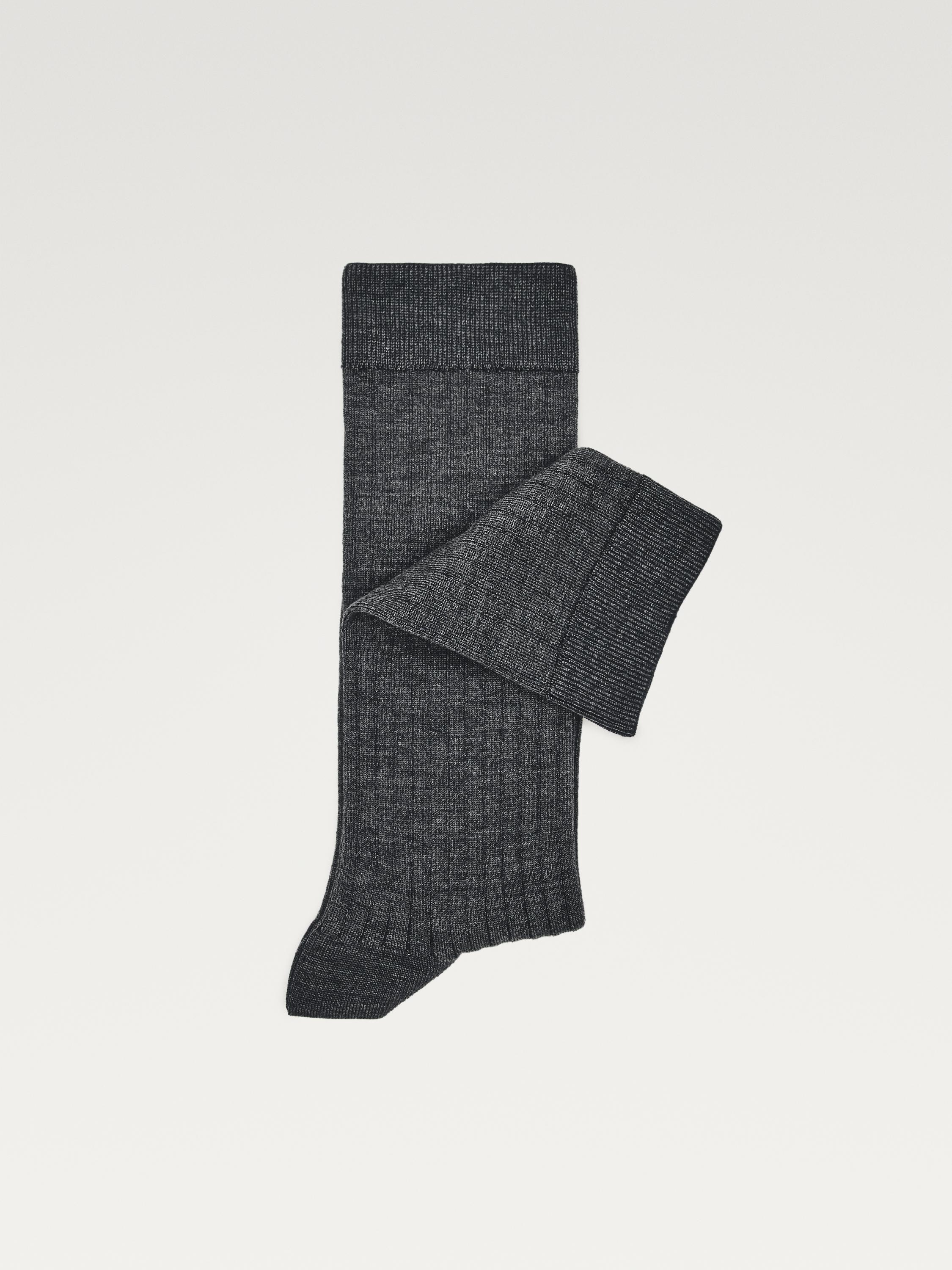 Gerippte Socken aus Seide