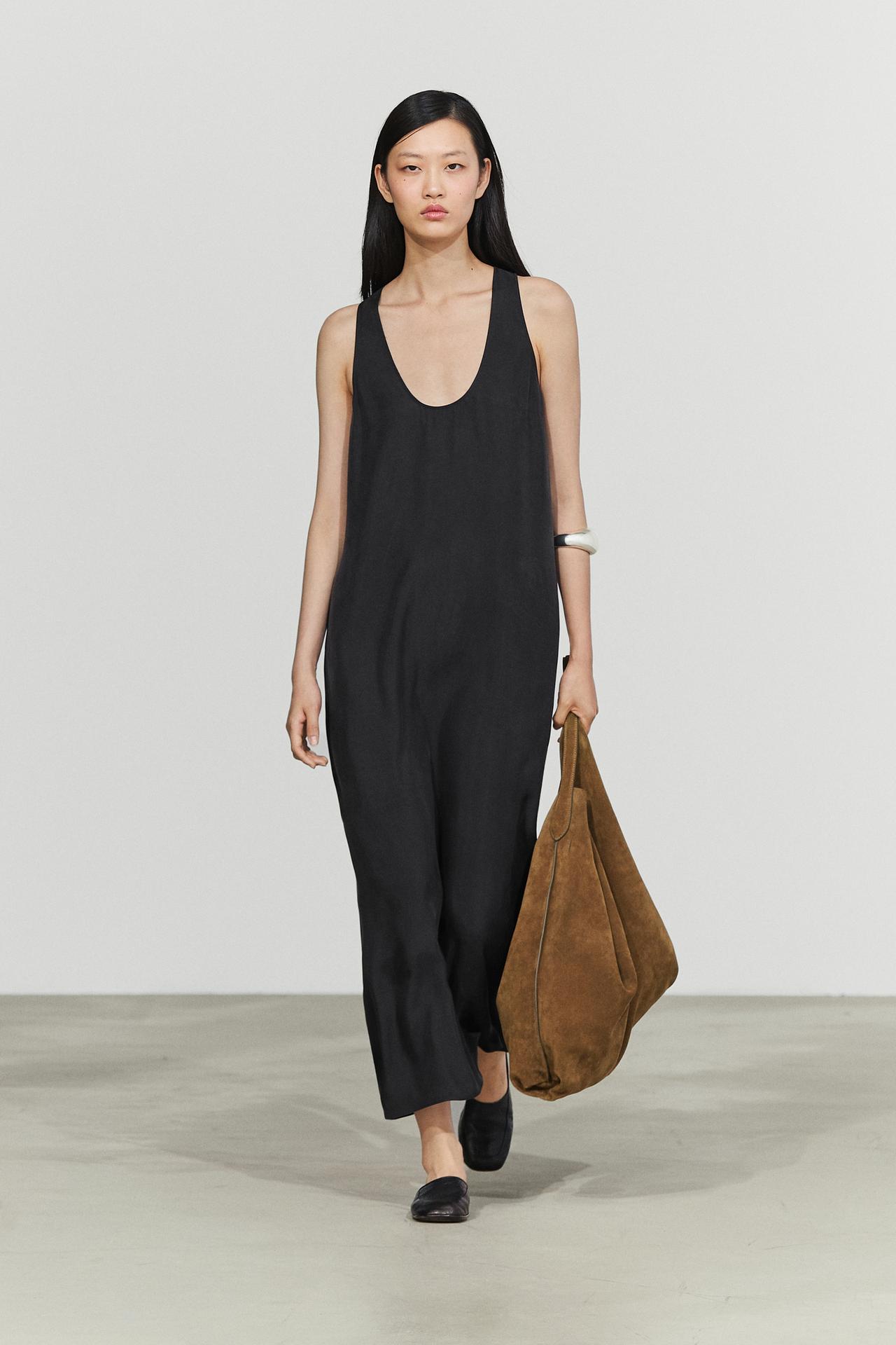 Flowing midi dress with round neckline — BLACK