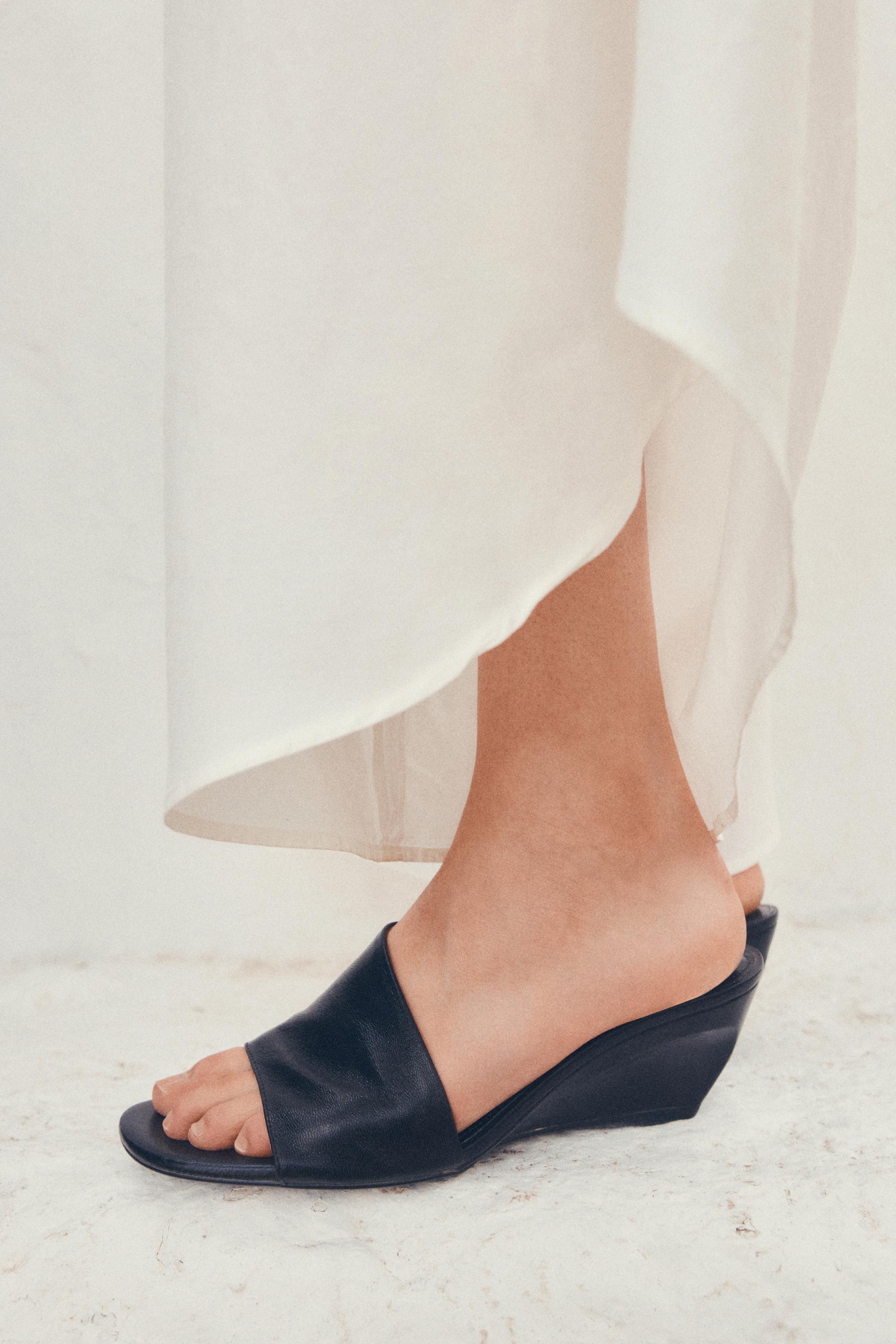 Soft leather wedge heel sandals — BLACK