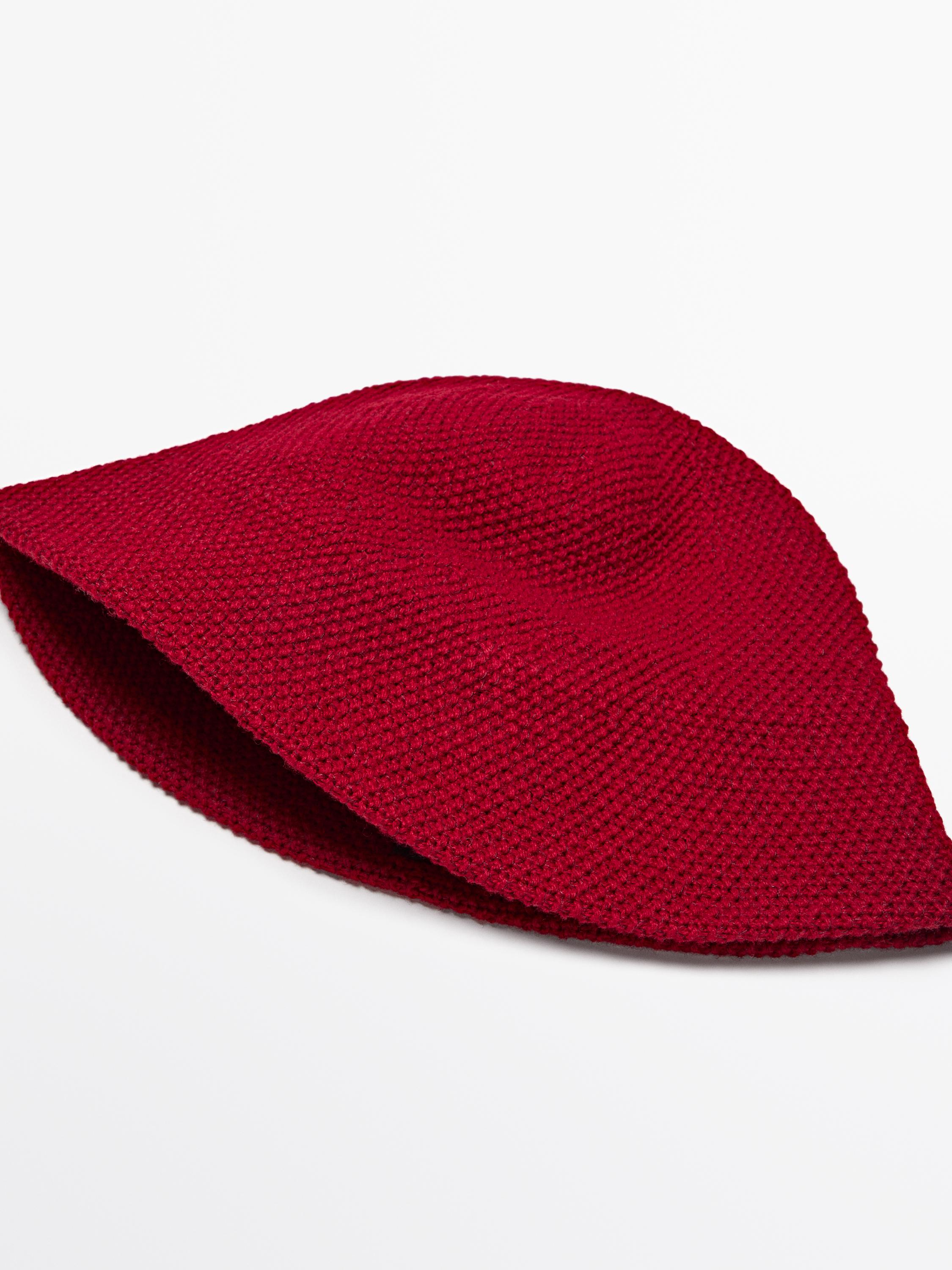 Wool blend knit beanie — RED