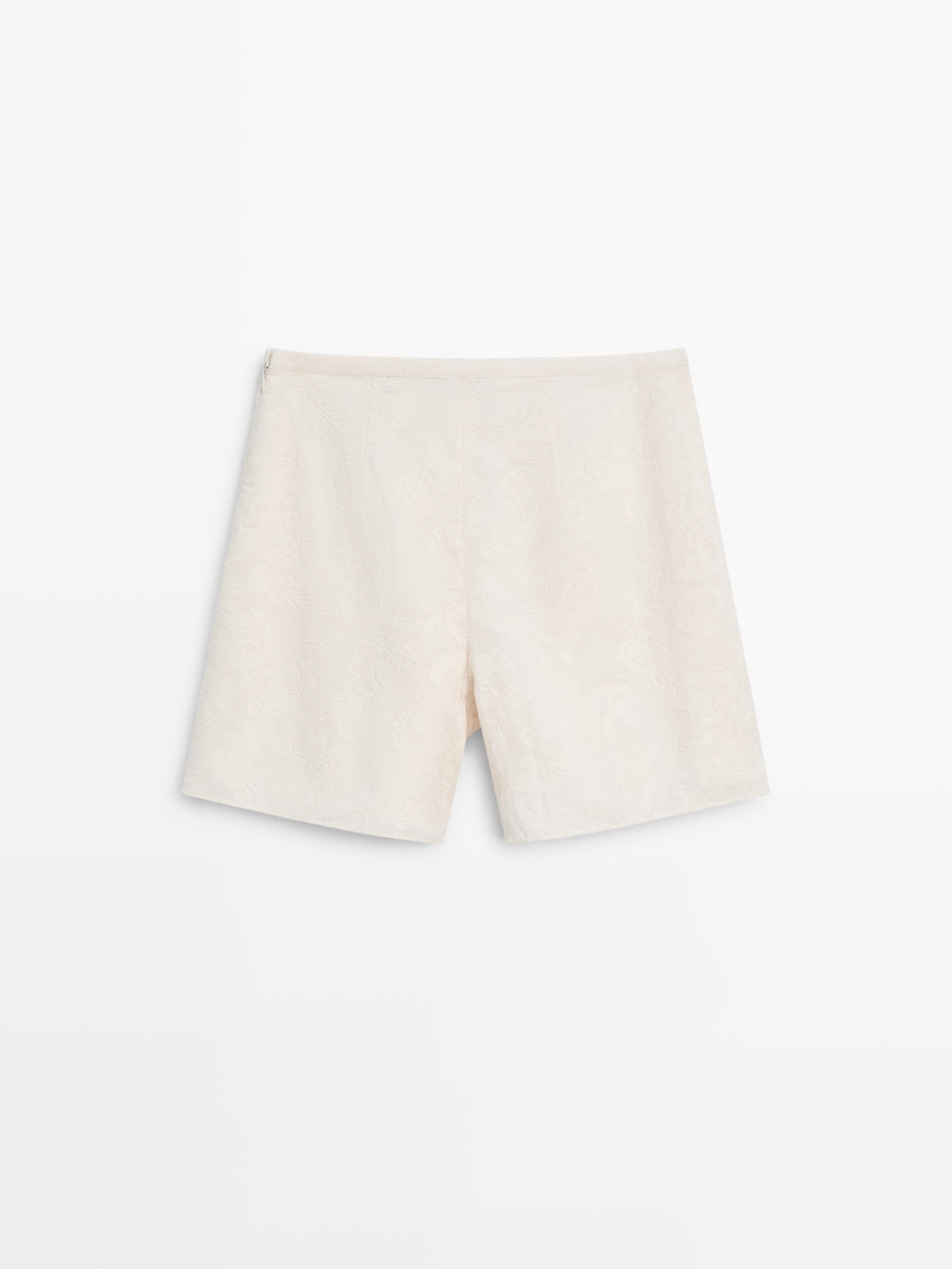 Shorts with fabric detail — Beige