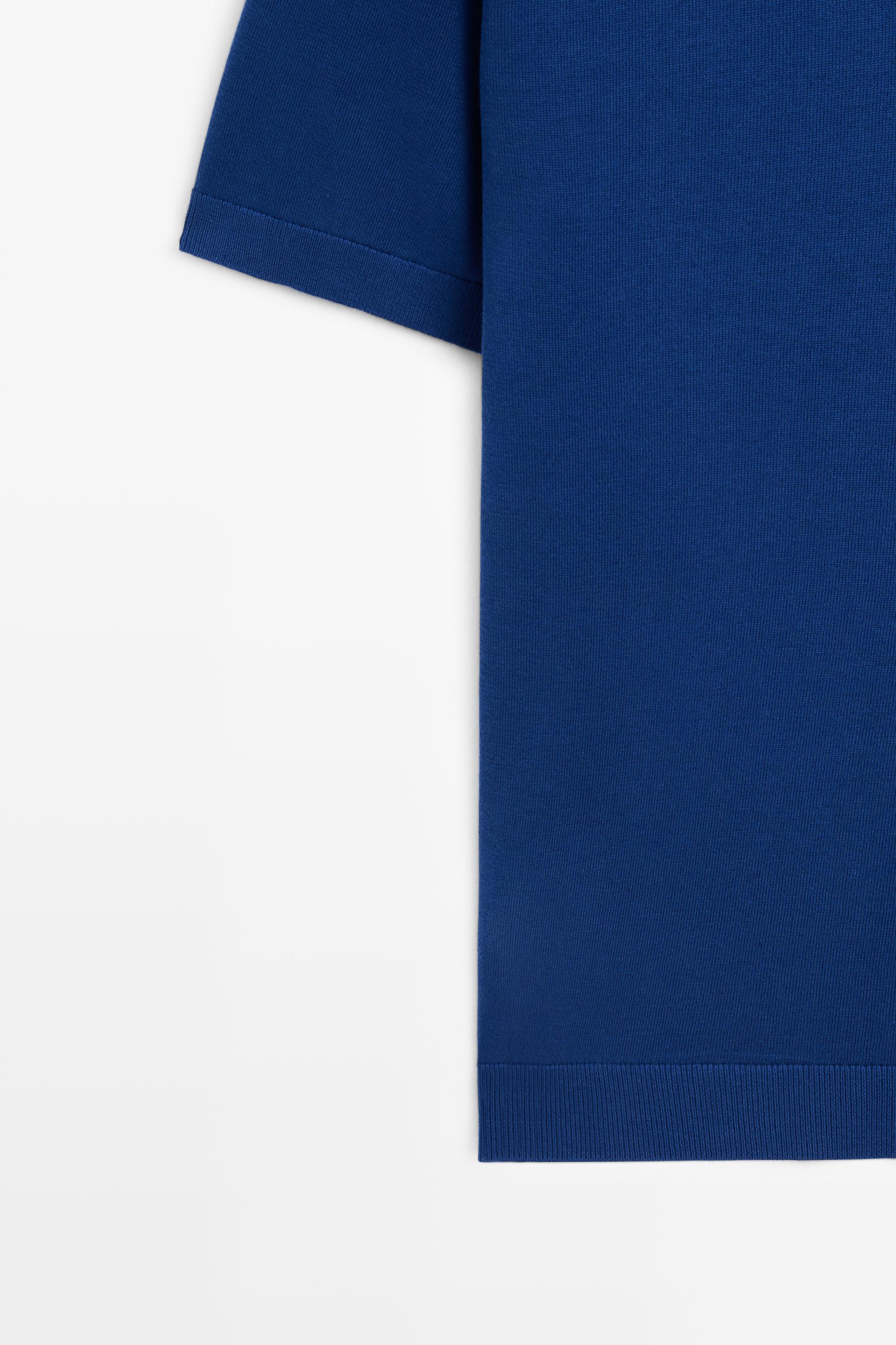 100% cotton V-neck knit polo — Electric blue