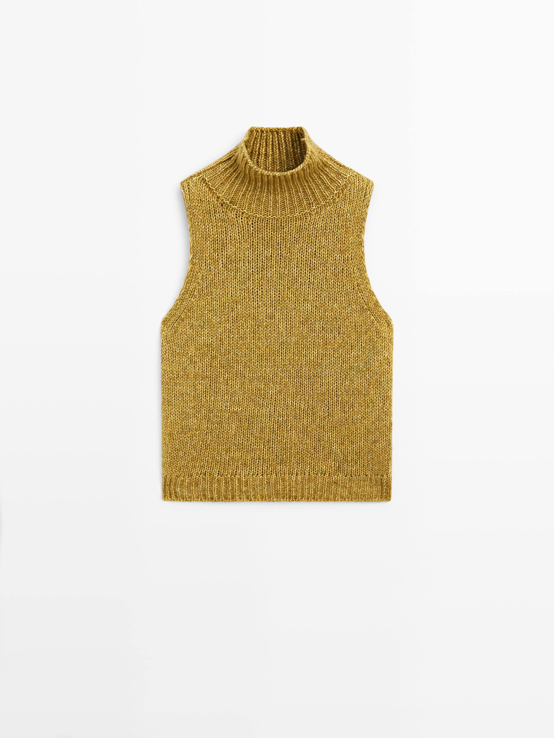 Turtleneck knit vest