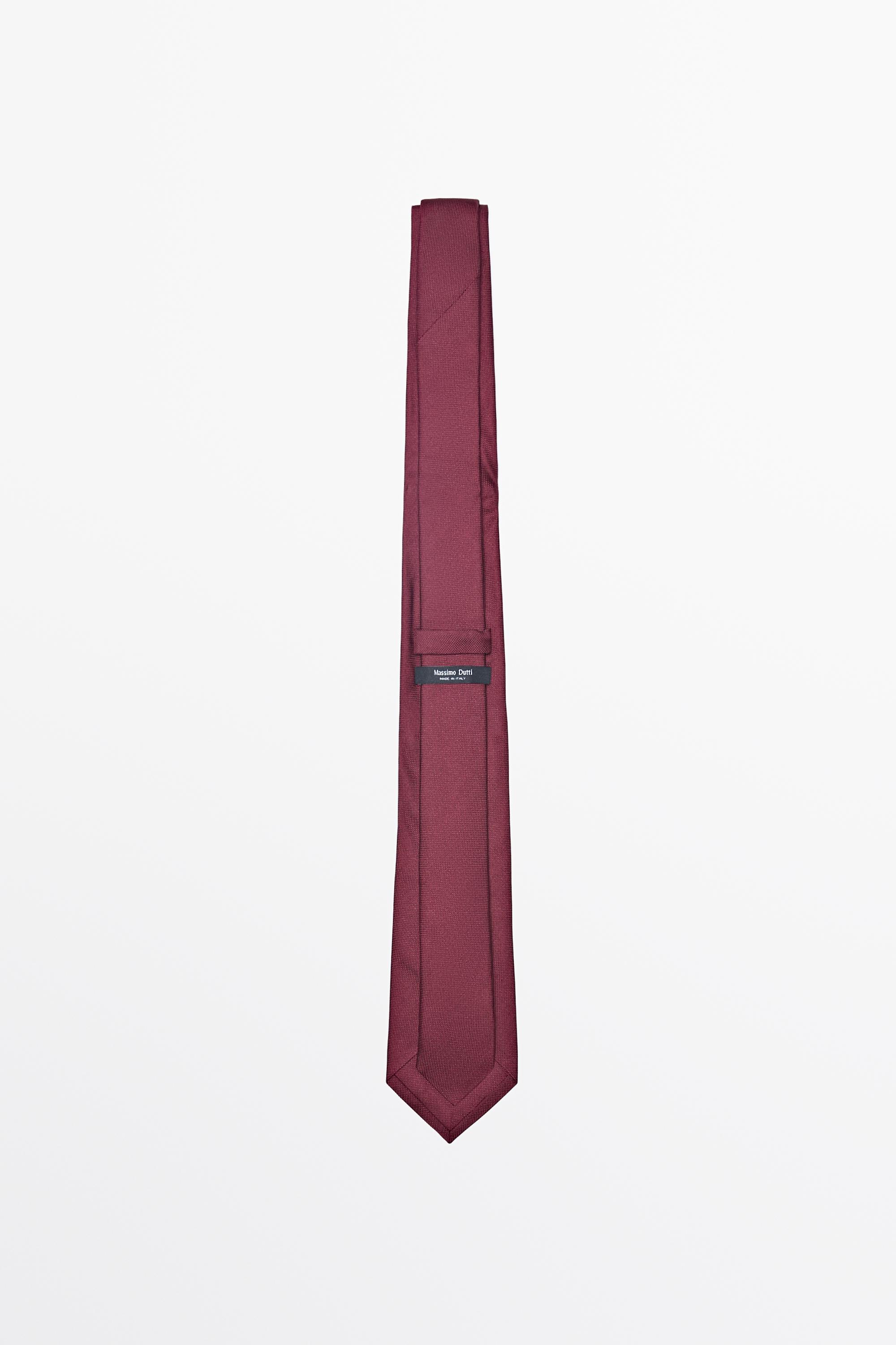 100% silk textured tie — MAROON