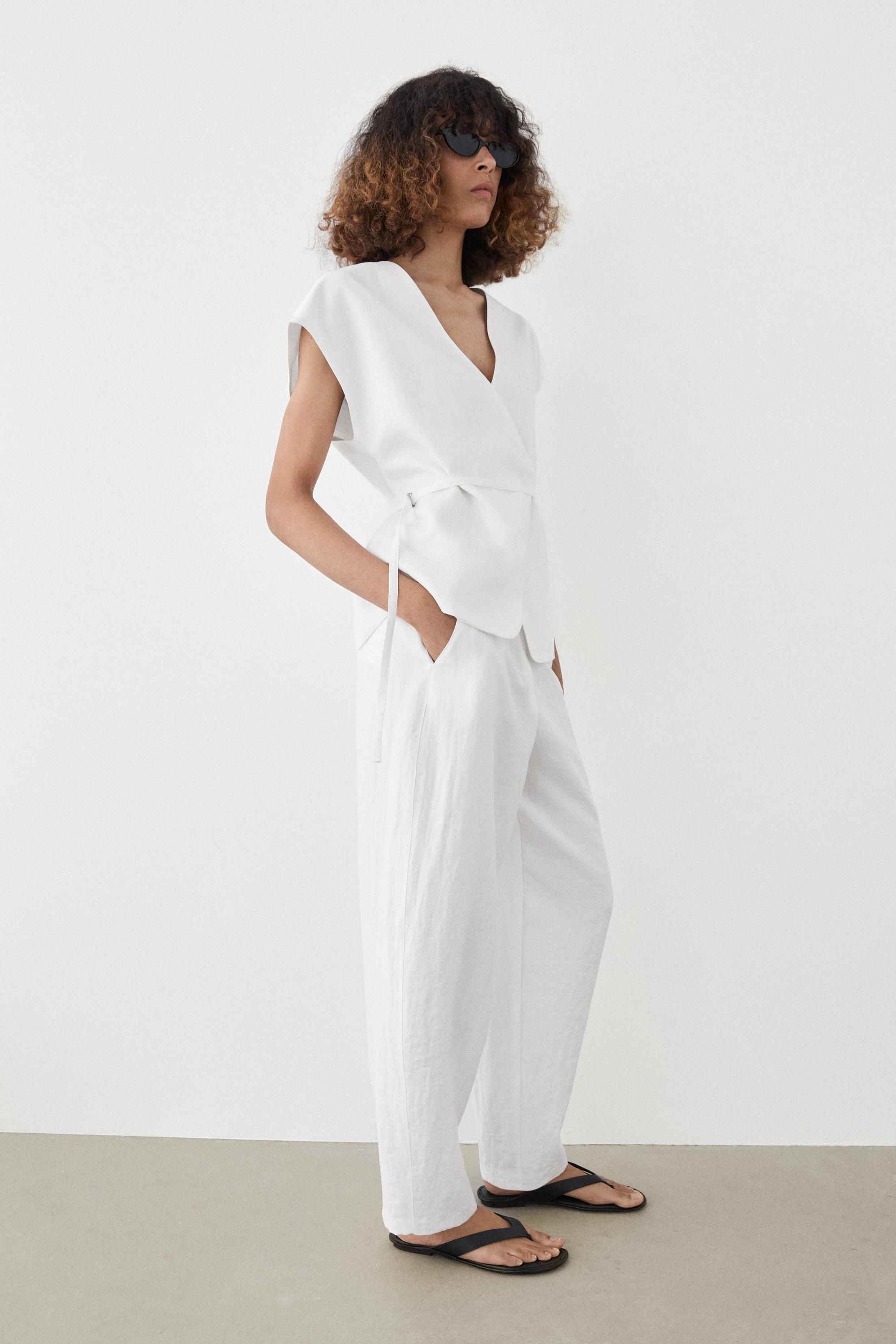 100% linen surplice waistcoat with tie detail — Off white