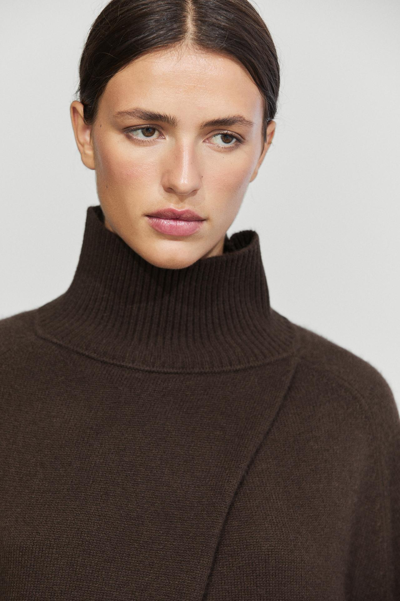 100% cashmere knit cape with wrap detail — BROWN