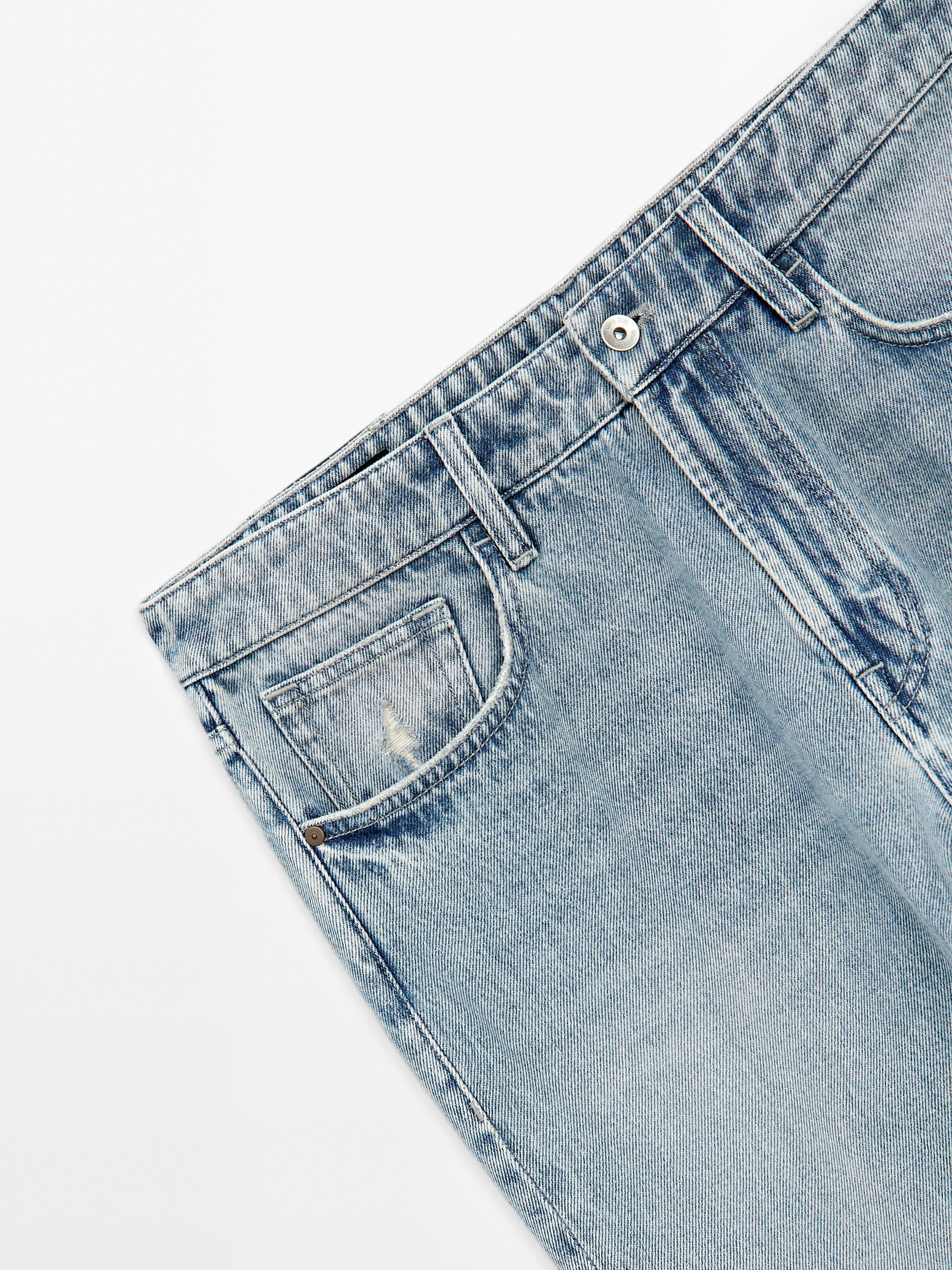 Tapered fit jeans