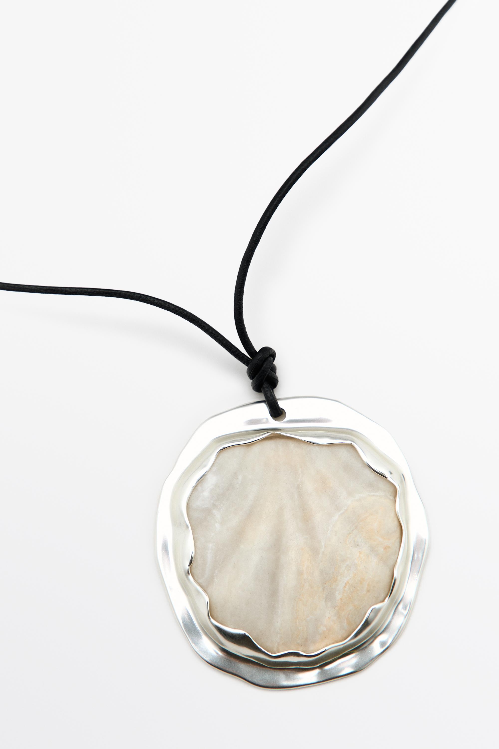 Shell and stone pendant necklace — SILVER