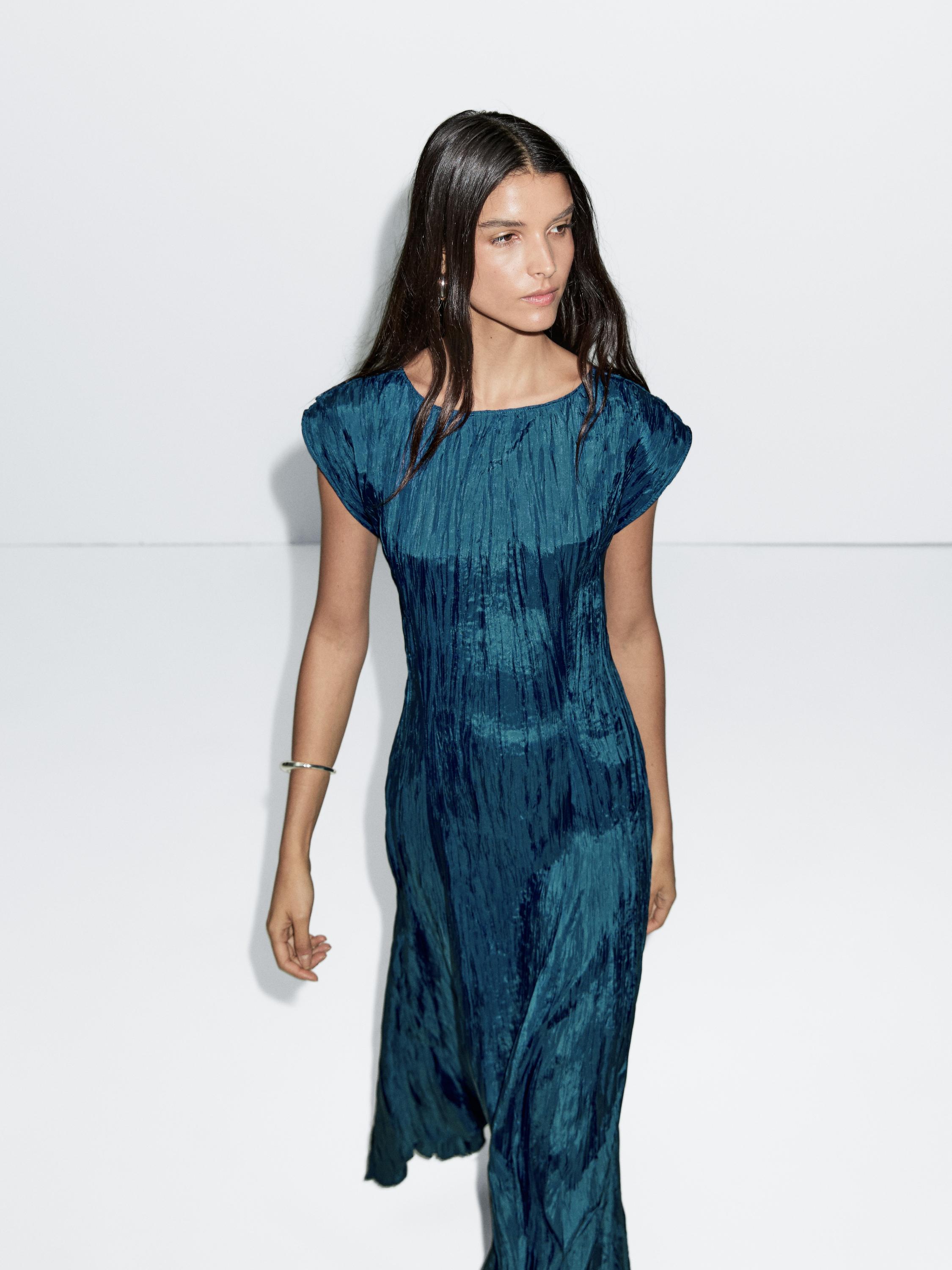 Robe longue plissée