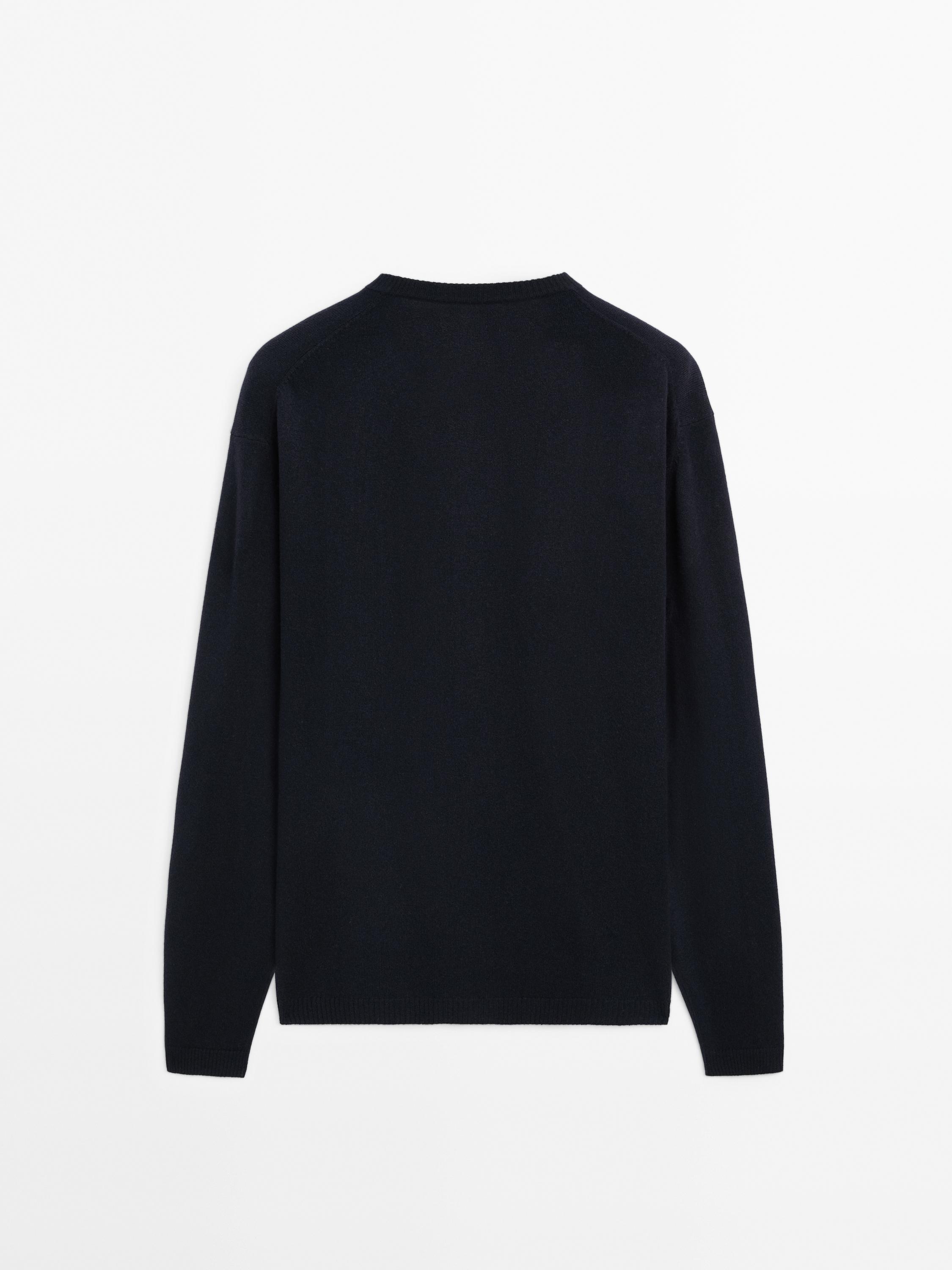 100% wool knit cardigan with buttons