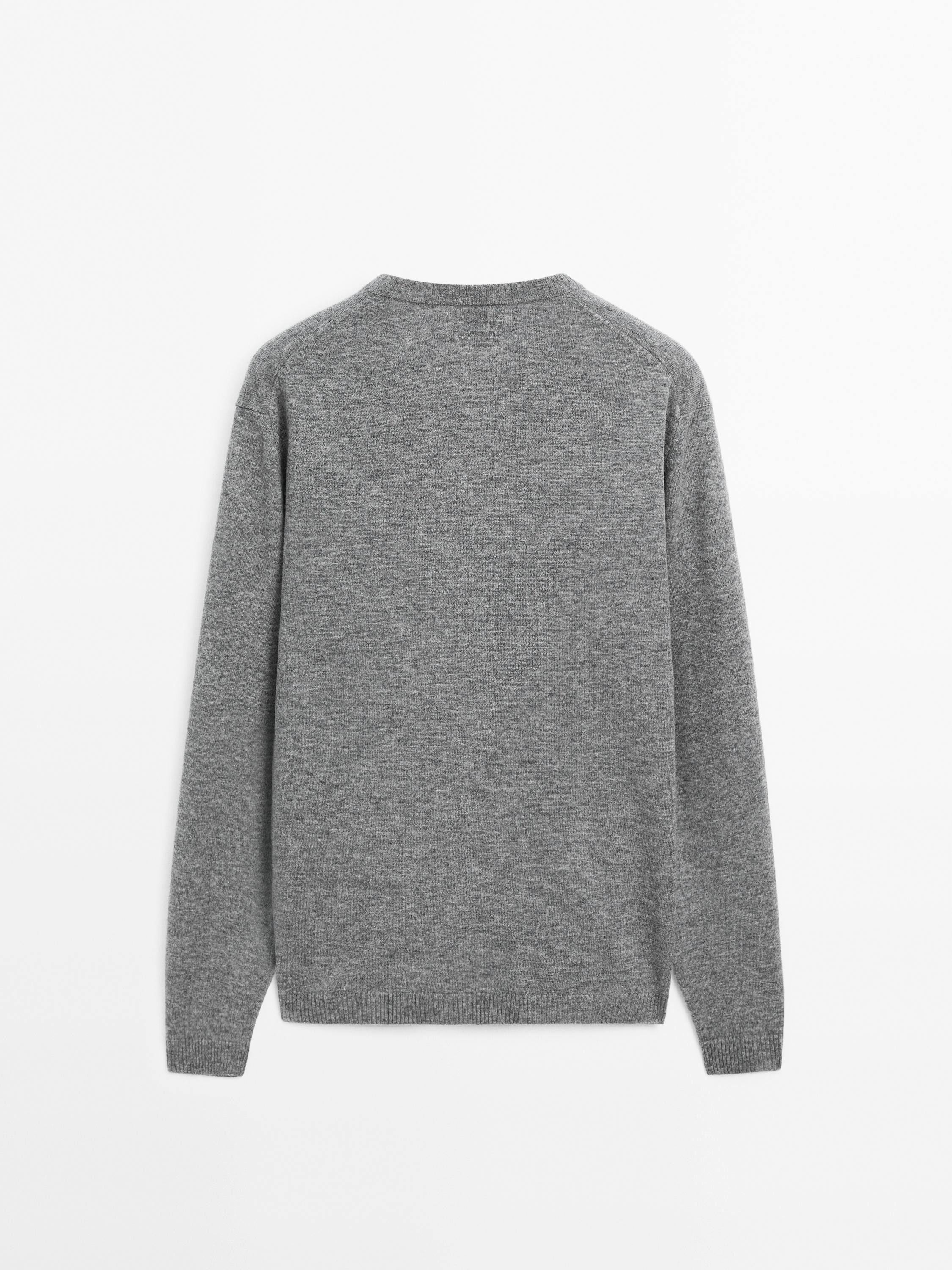 100% wool knit cardigan with buttons