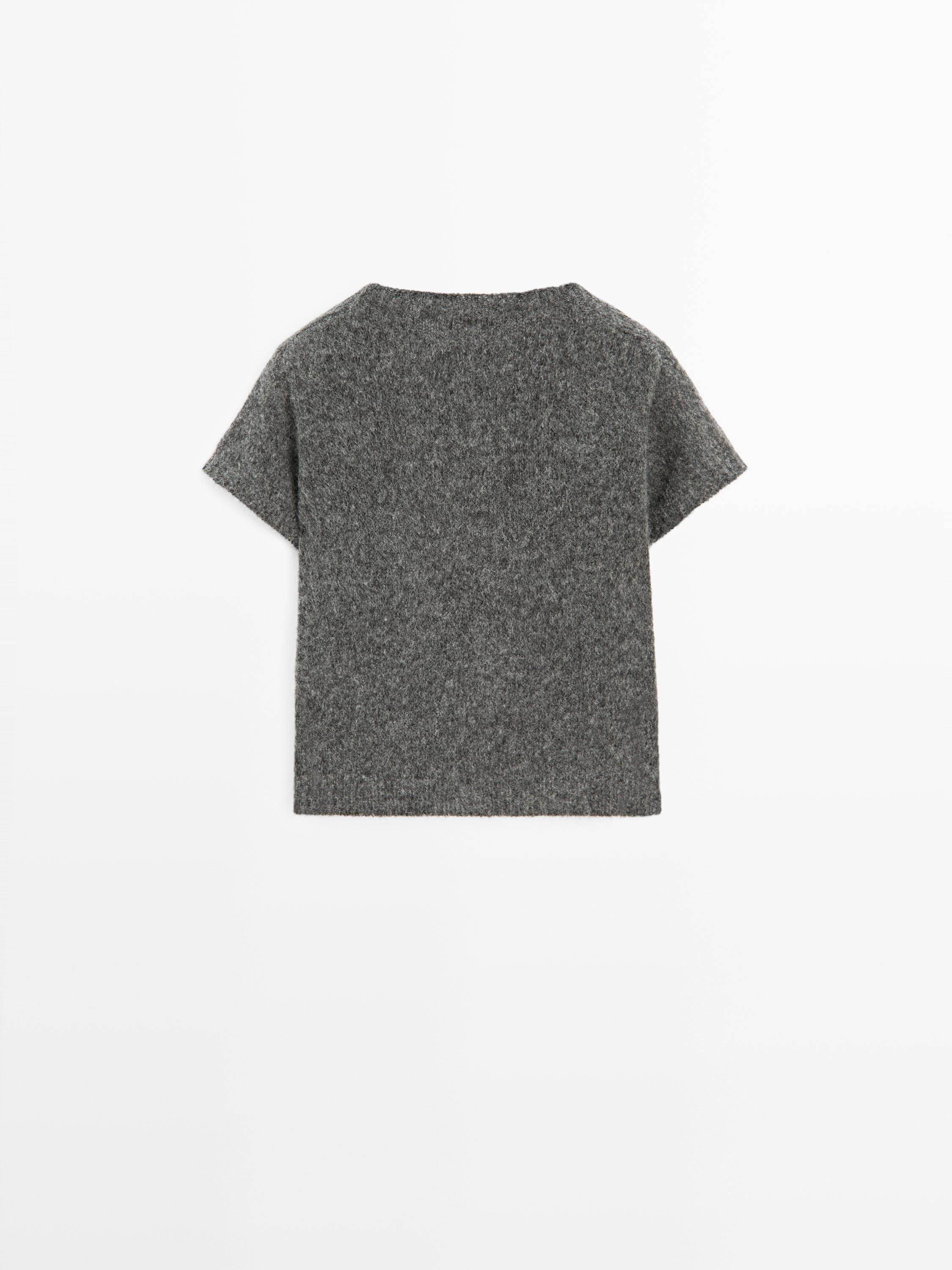 Short knit alpaca and wool sweater