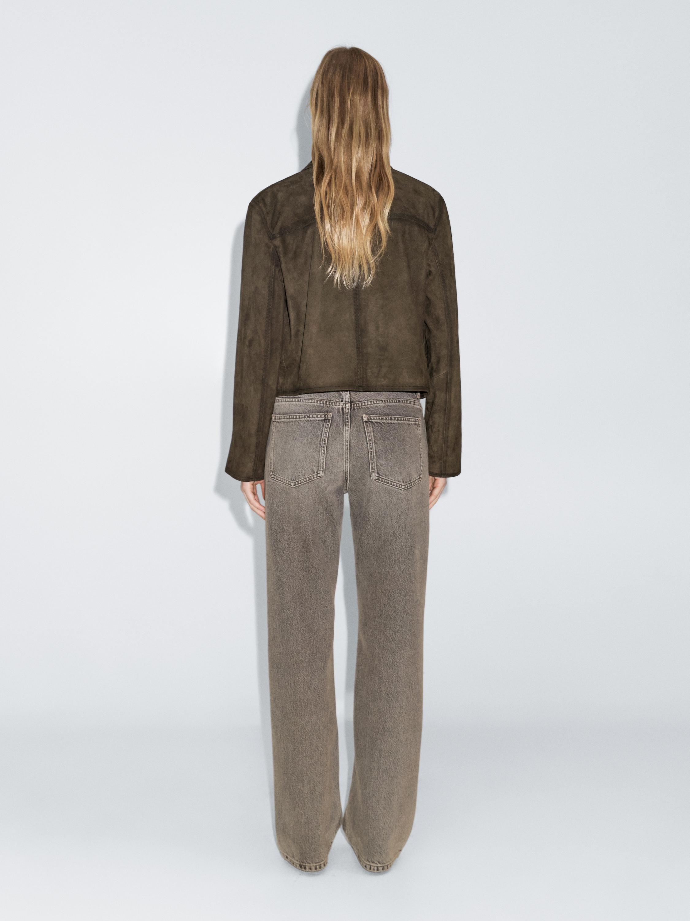 Джинсы со средней посадкой и широкими штанинами