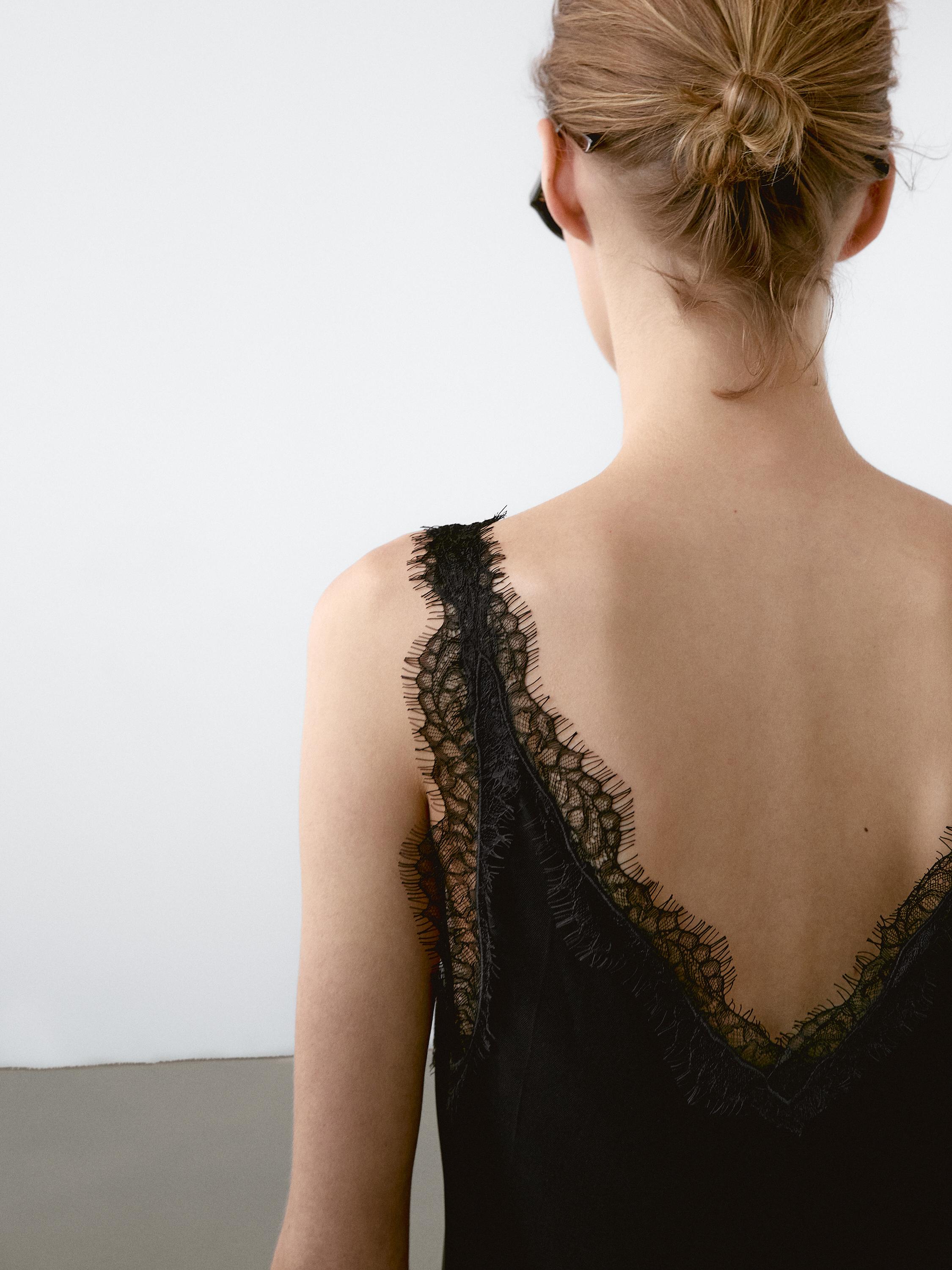 【Massimo Dutti】Long flowing dress with lace neckline Long flowing dress with lace neckline · Black · Smart