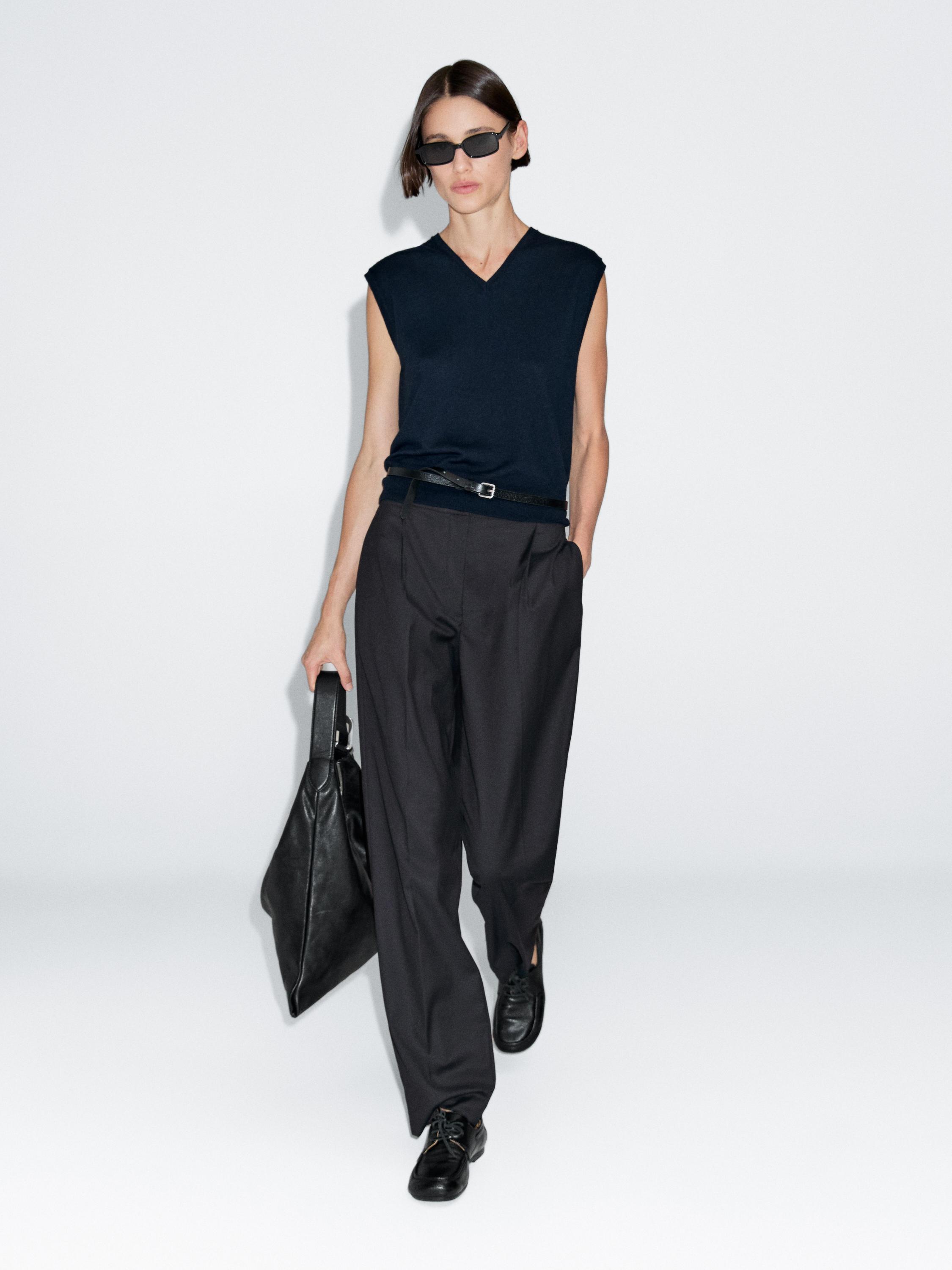 Dart trousers with elastic waistband