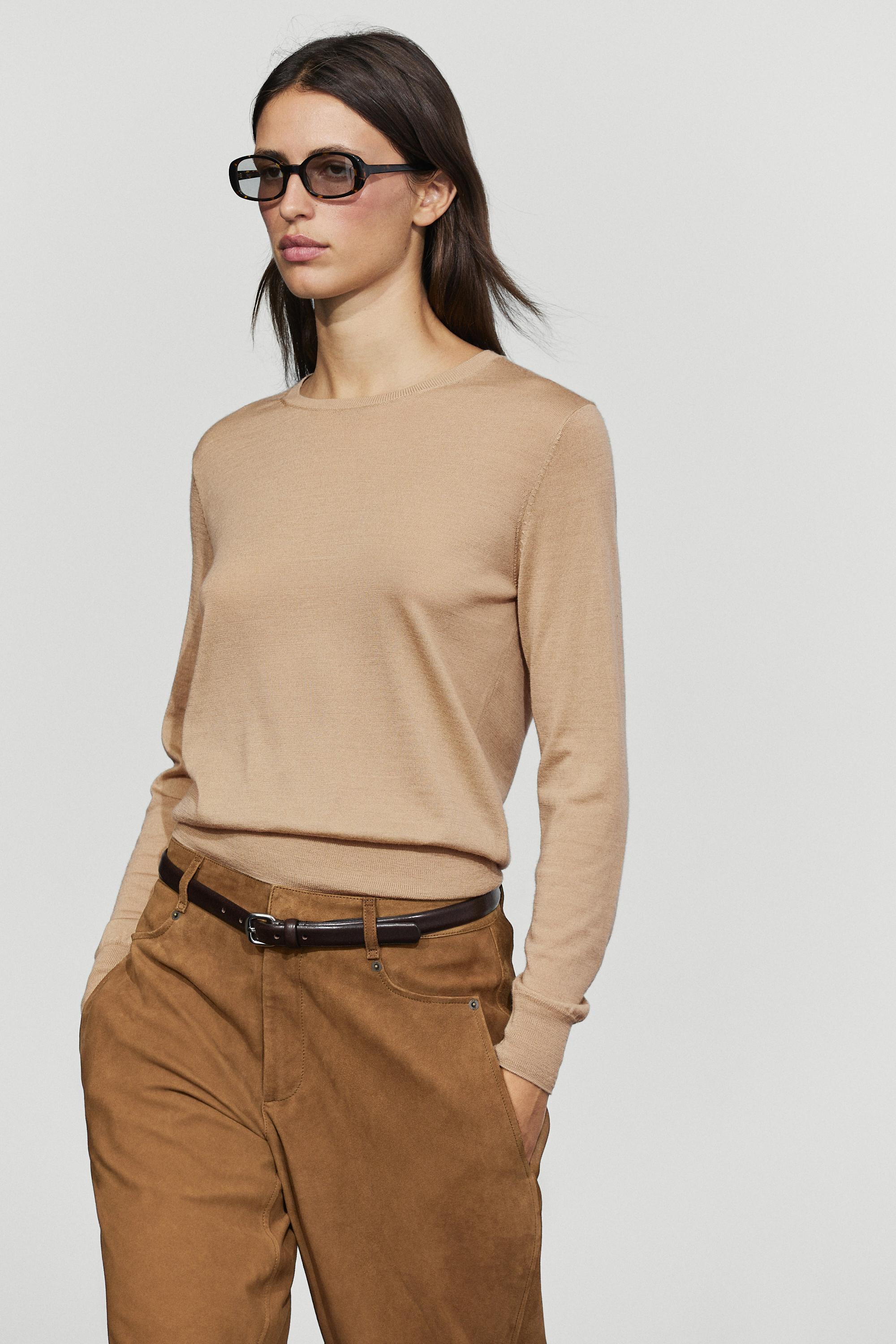 100% wool knit round neck sweater