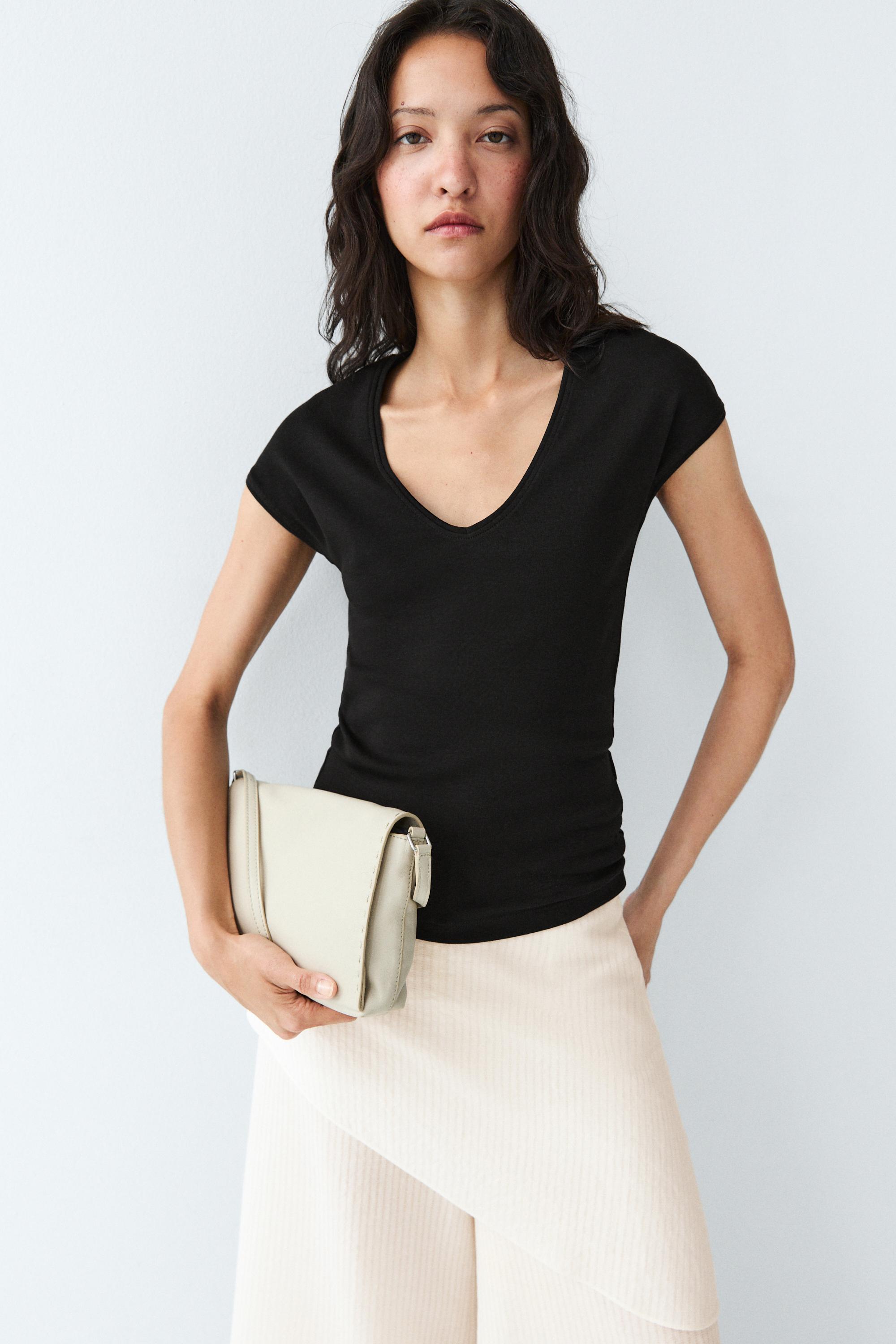 V-neck T-shirt — BLACK