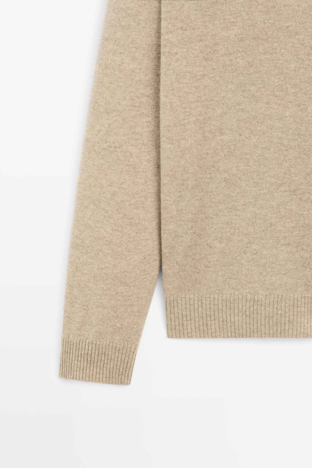 Wool blend round neck knit sweater — Washed