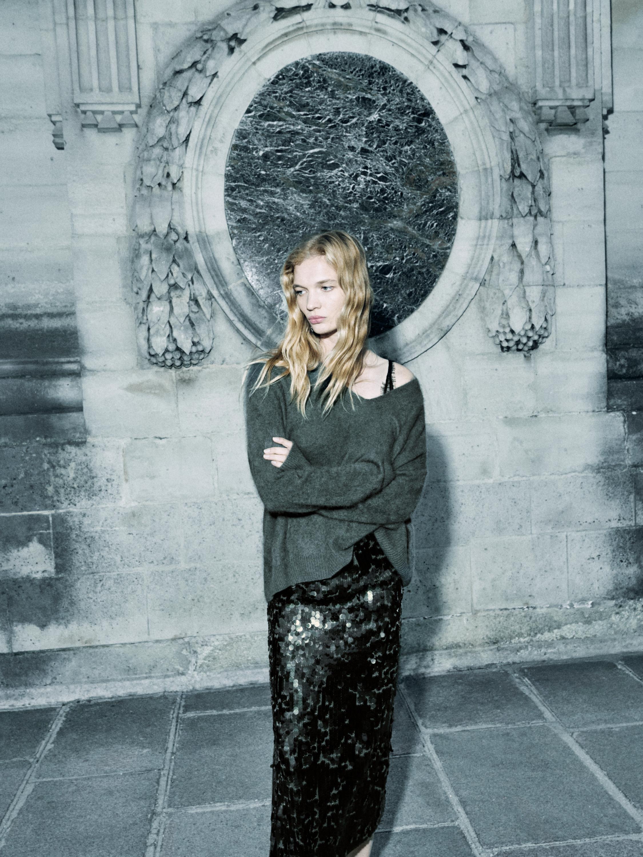 Midi skirt with sequins